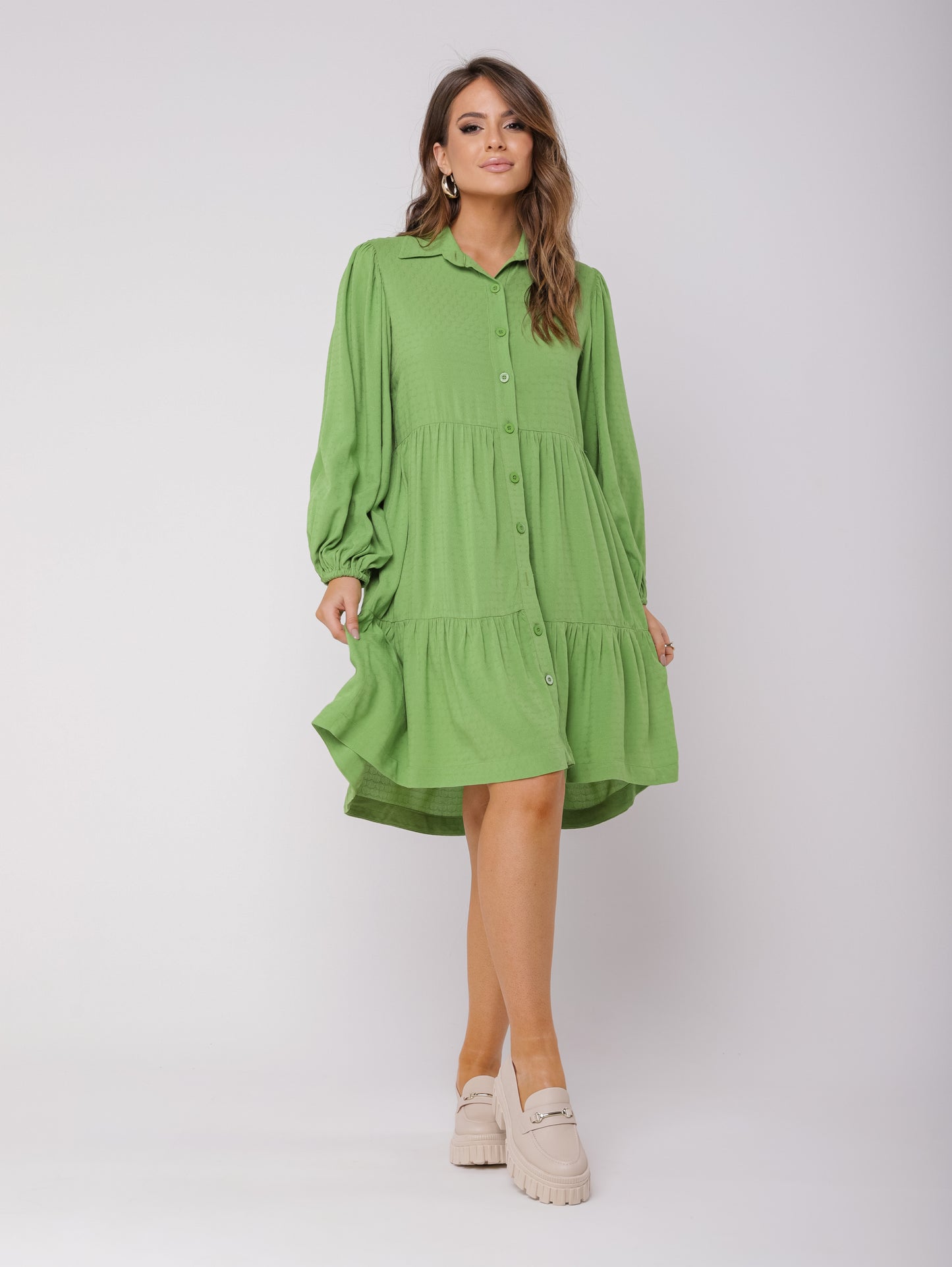 Vestido com gola alfaiataria