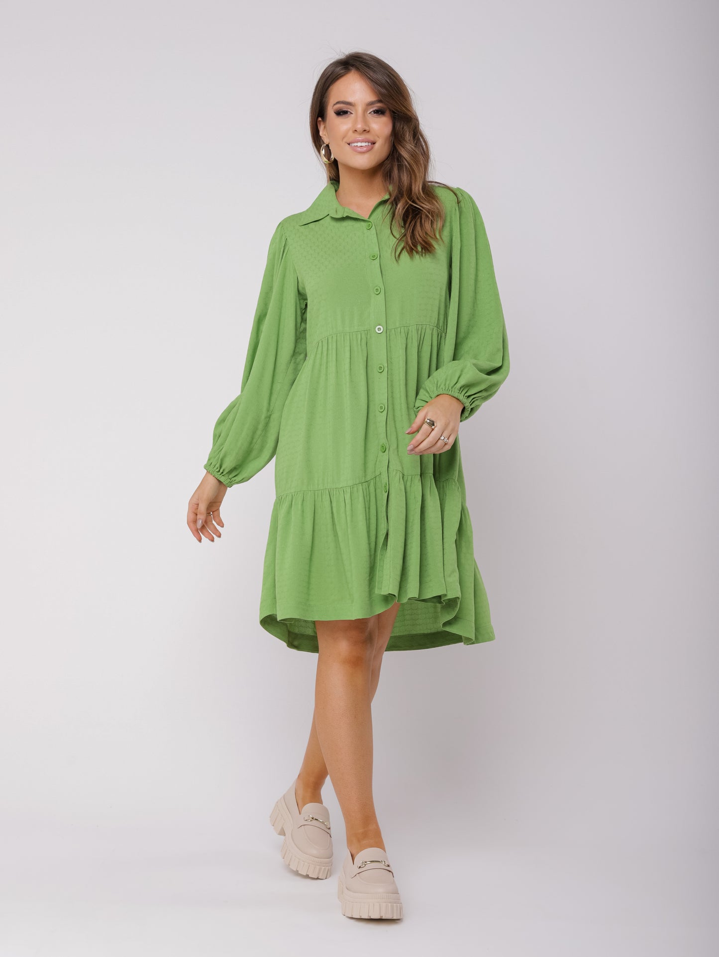 Vestido com gola alfaiataria