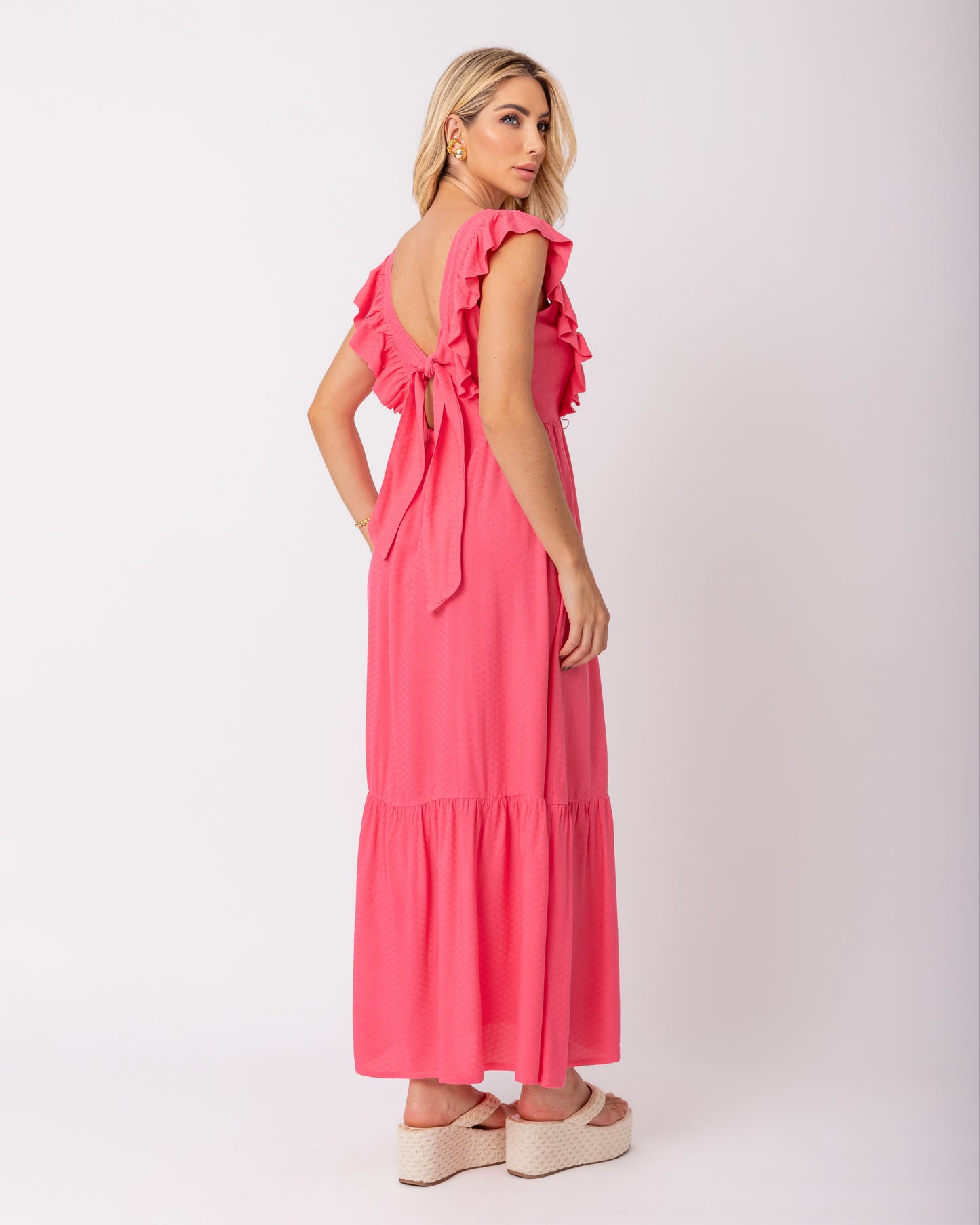 Vestido longo com babados na alça em viscose maquinetada