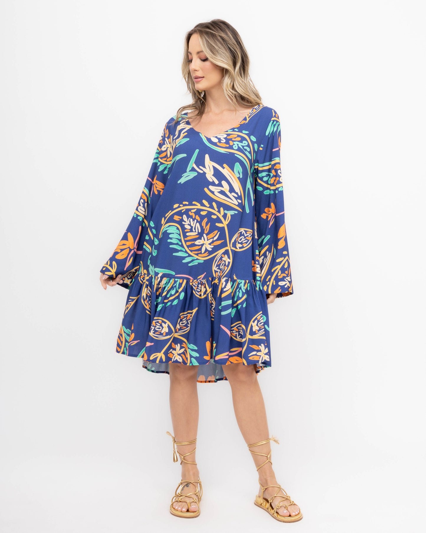 Vestido em viscose estampa cashemiere color