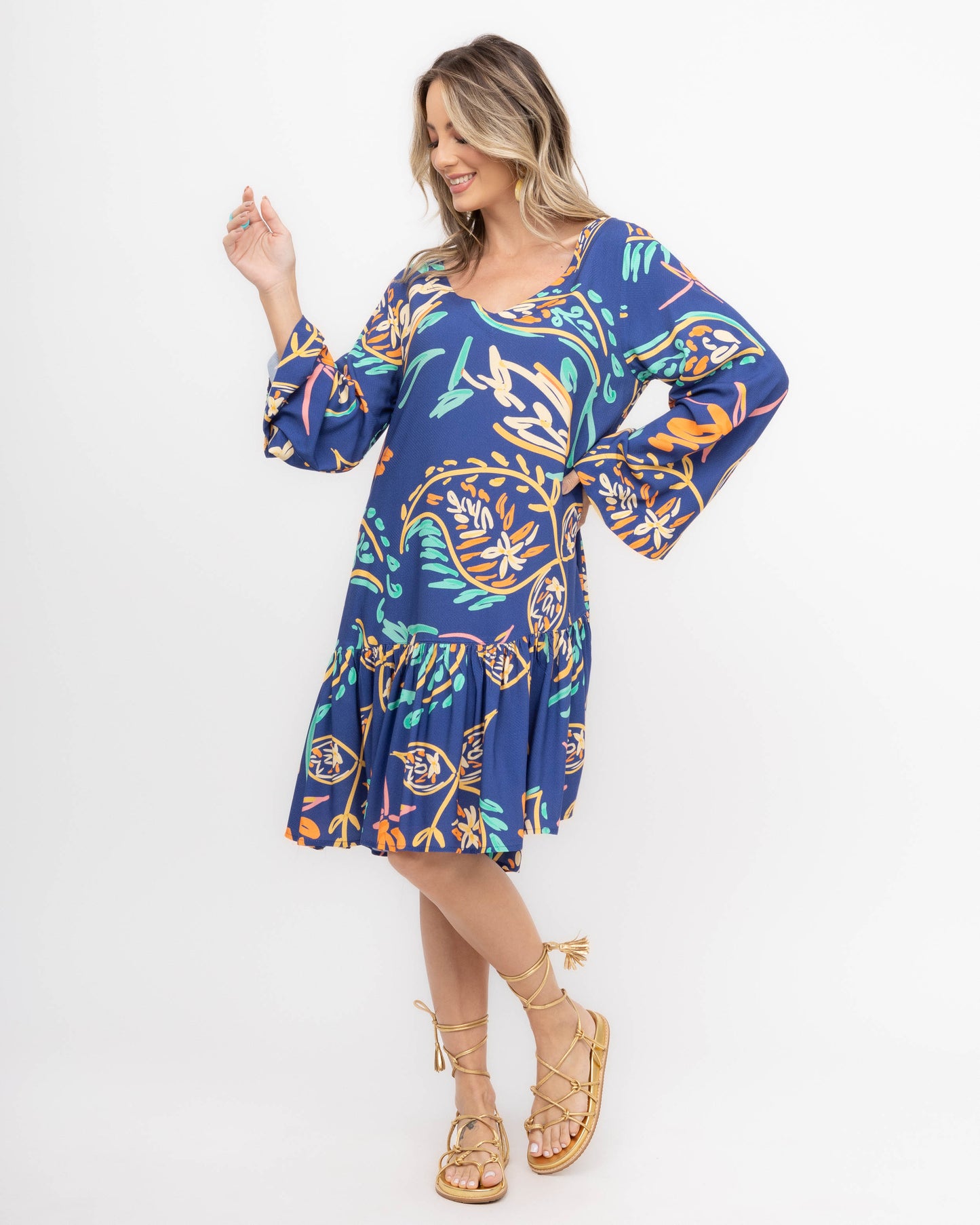 Vestido em viscose estampa cashemiere color