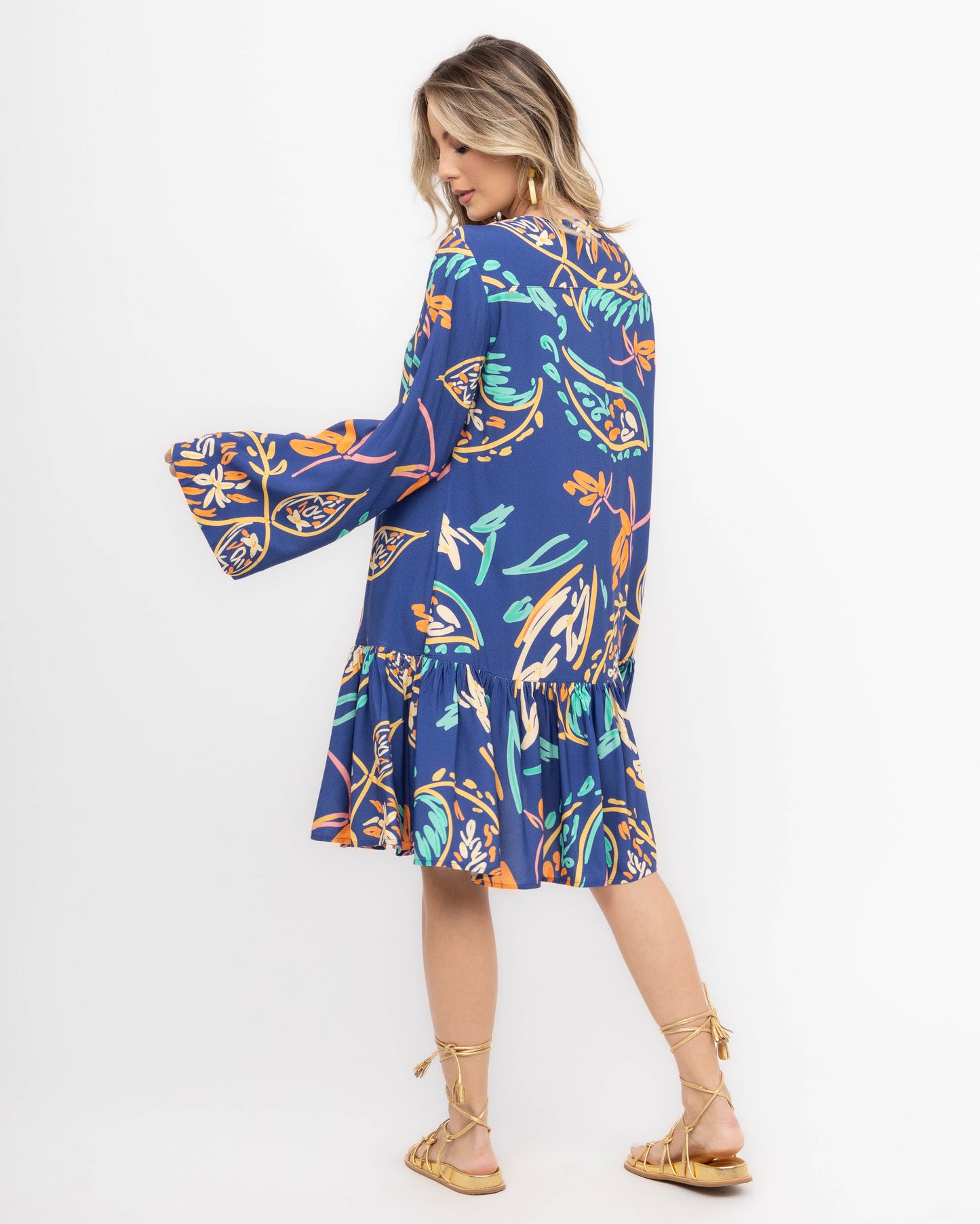 Vestido em viscose estampa cashemiere color