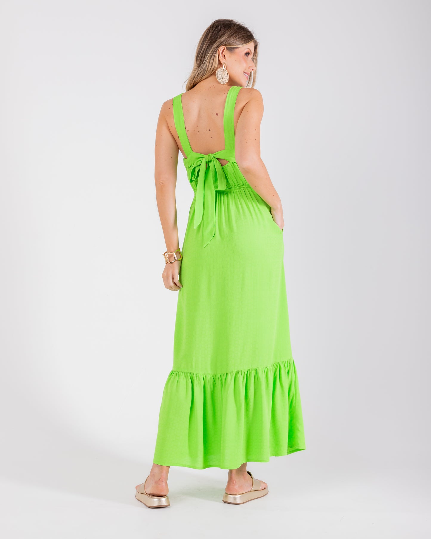 Vestido longo com babado maria e fenda