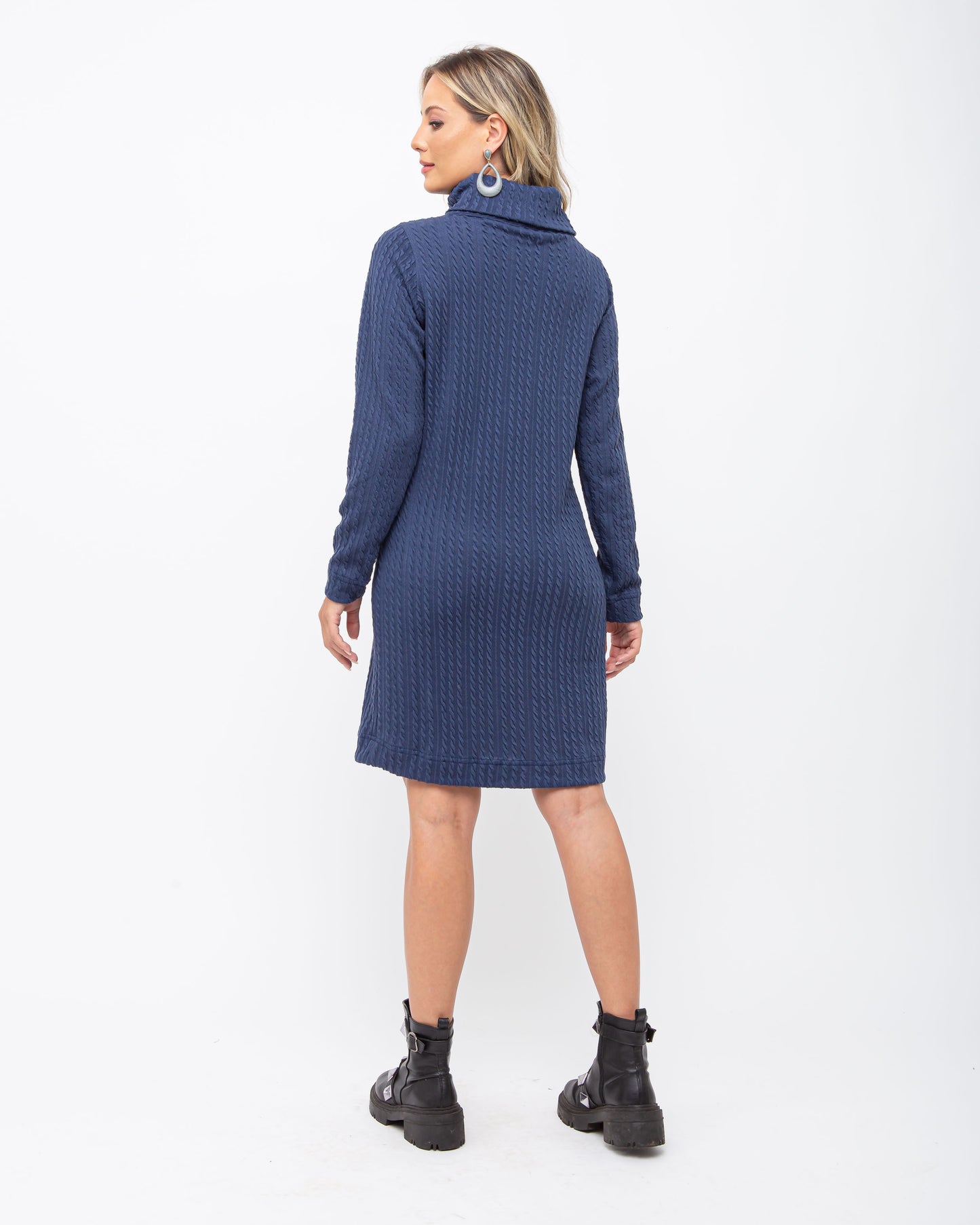Vestido em malha tricot com gola alta azul