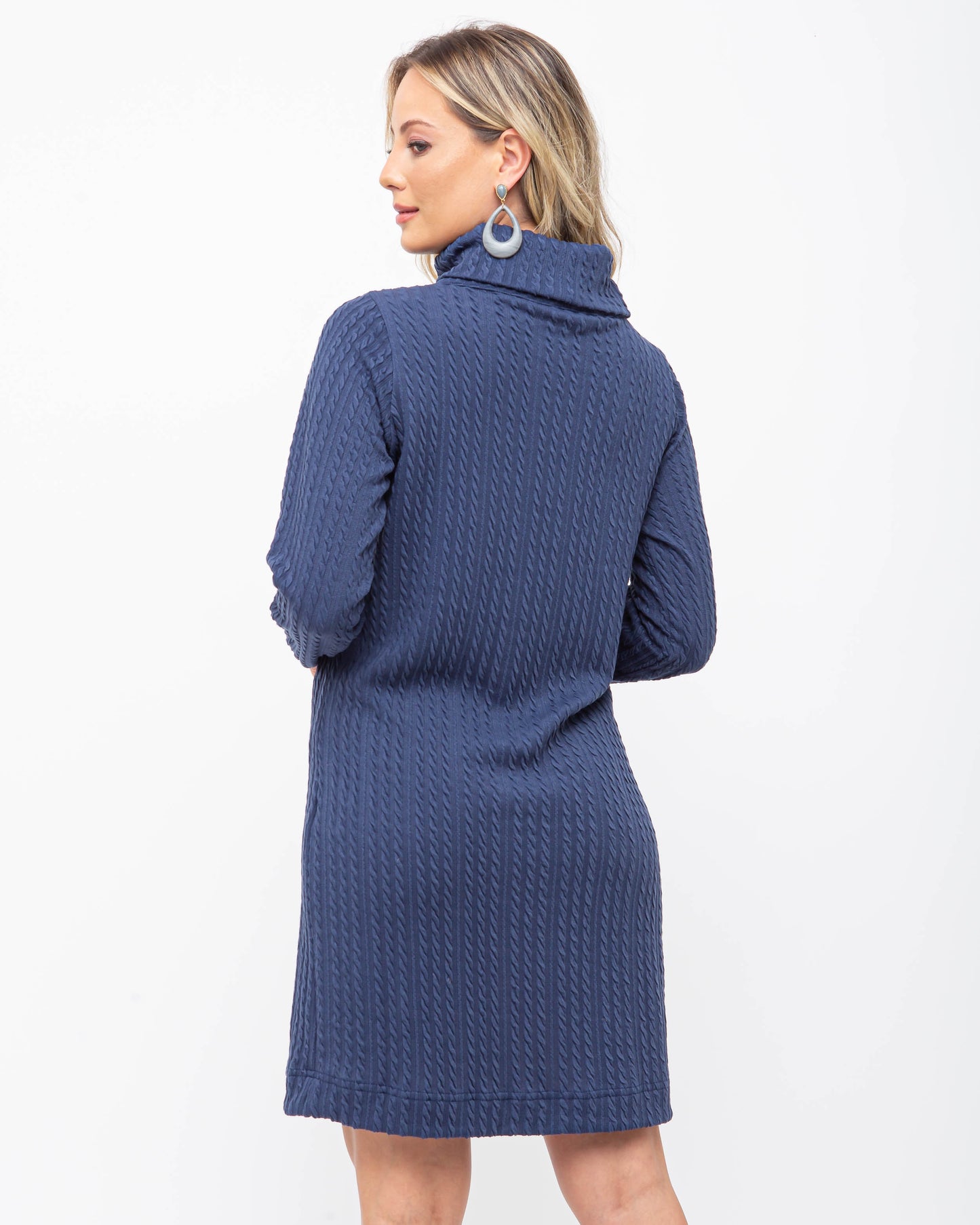 Vestido em malha tricot com gola alta azul