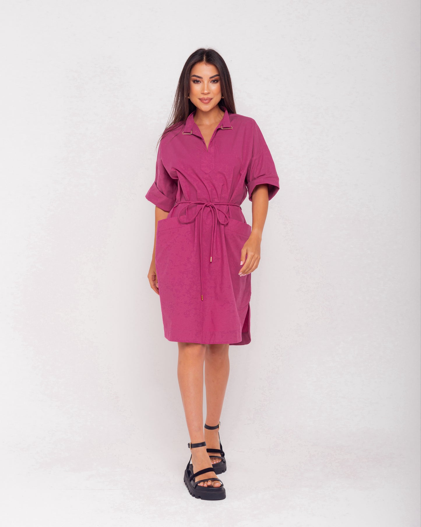Vestido com amarração a cintura