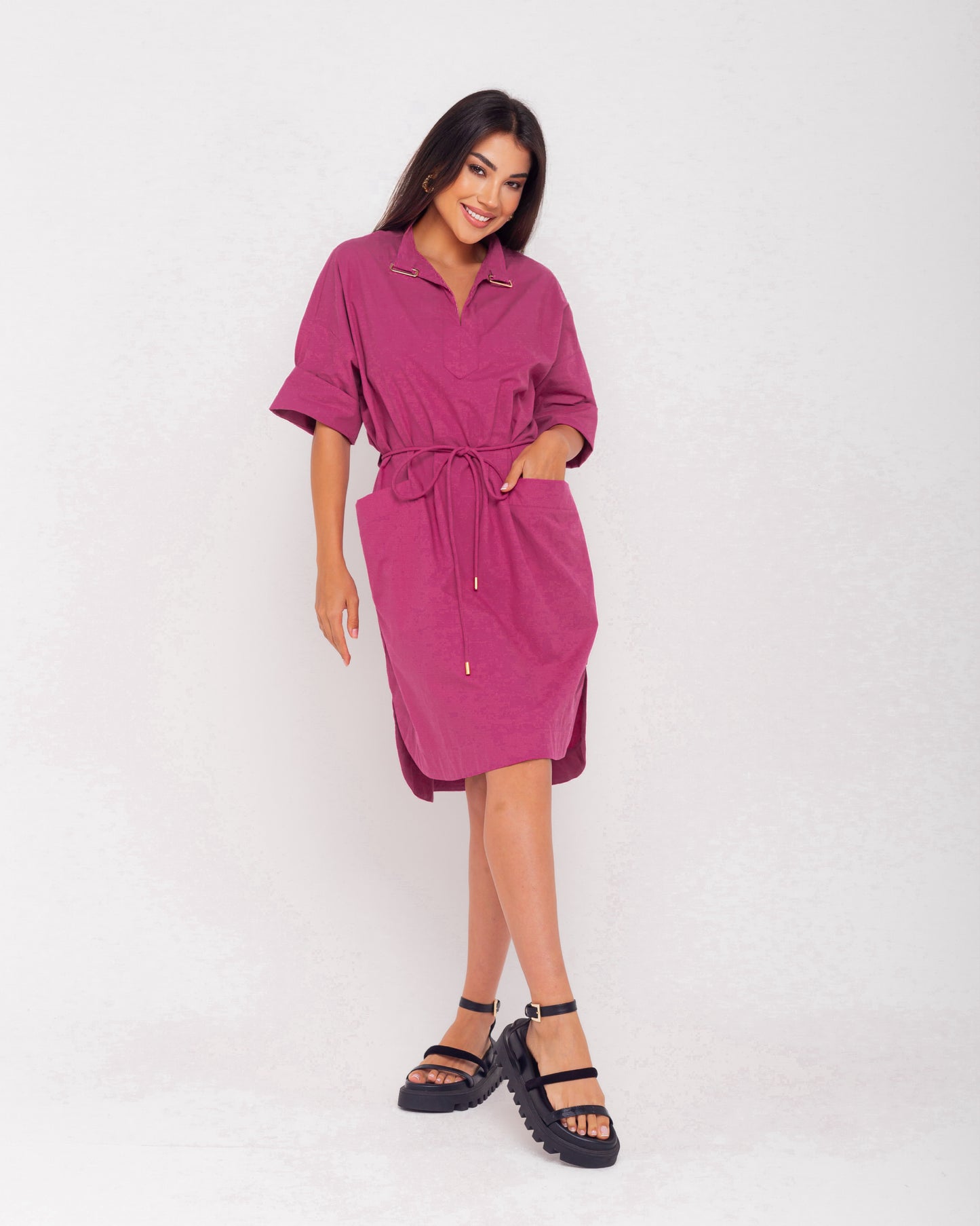 Vestido com amarração a cintura