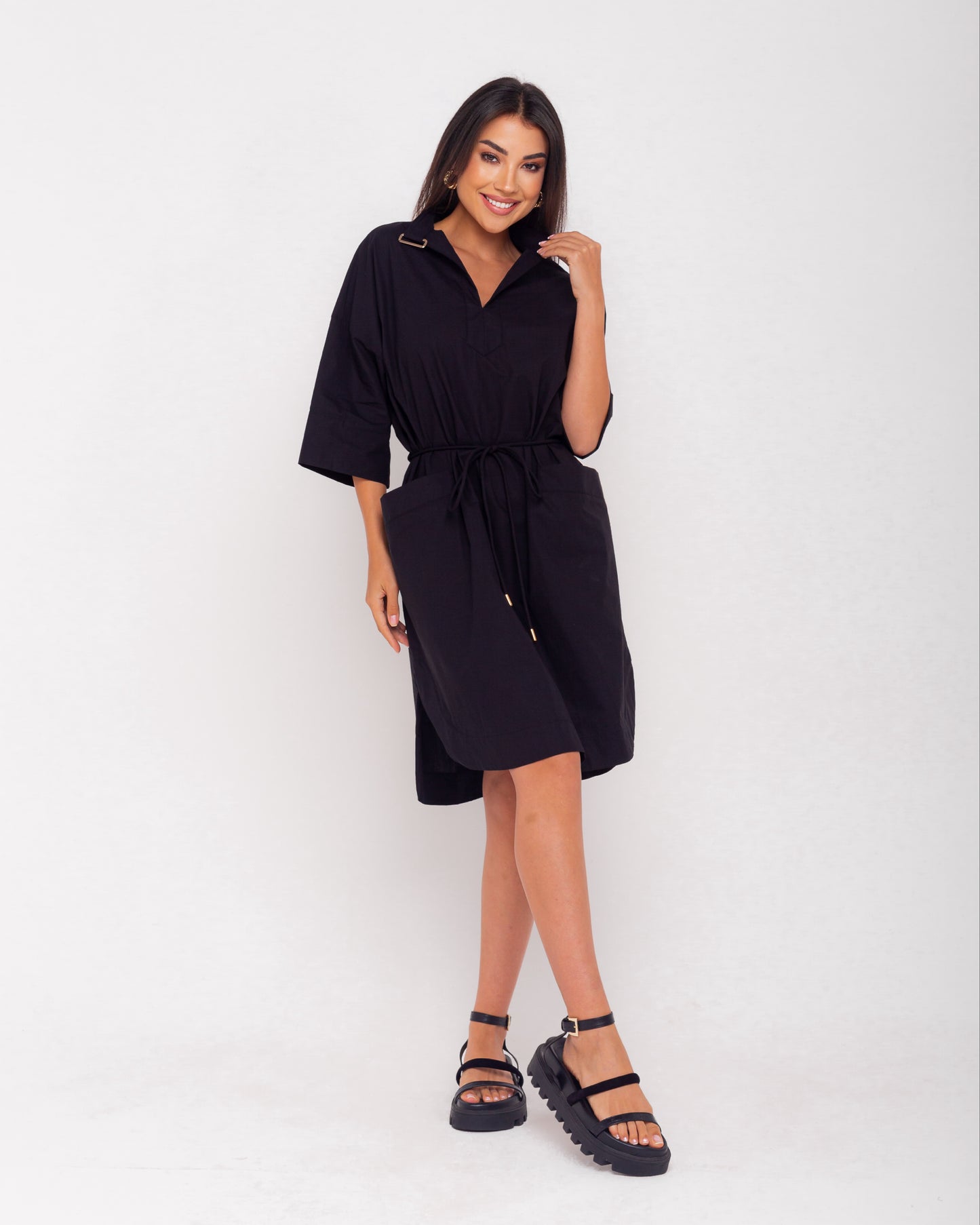 Vestido com amarração a cintura