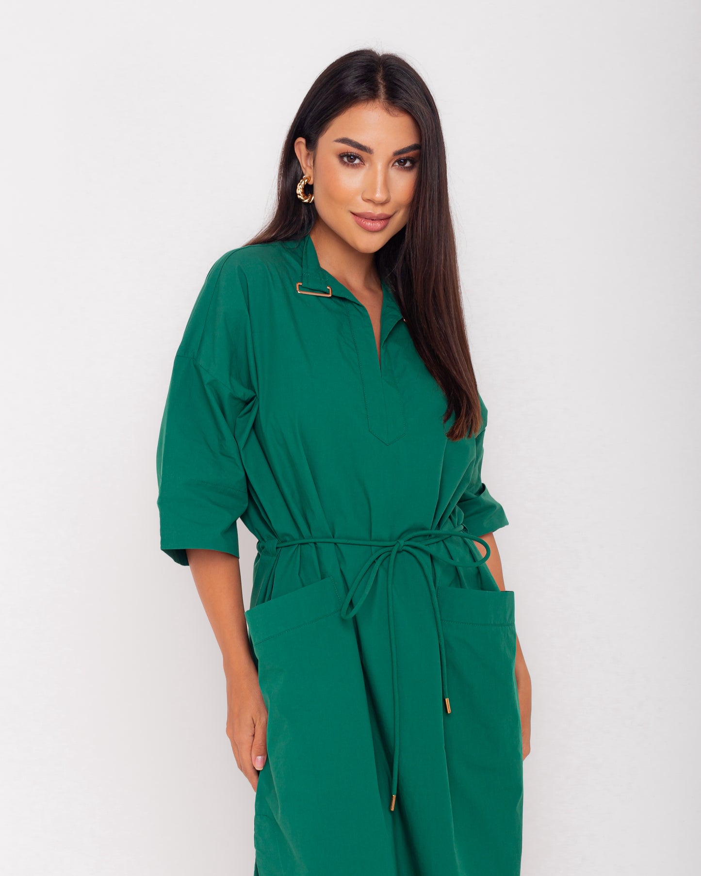 Vestido com amarração a cintura
