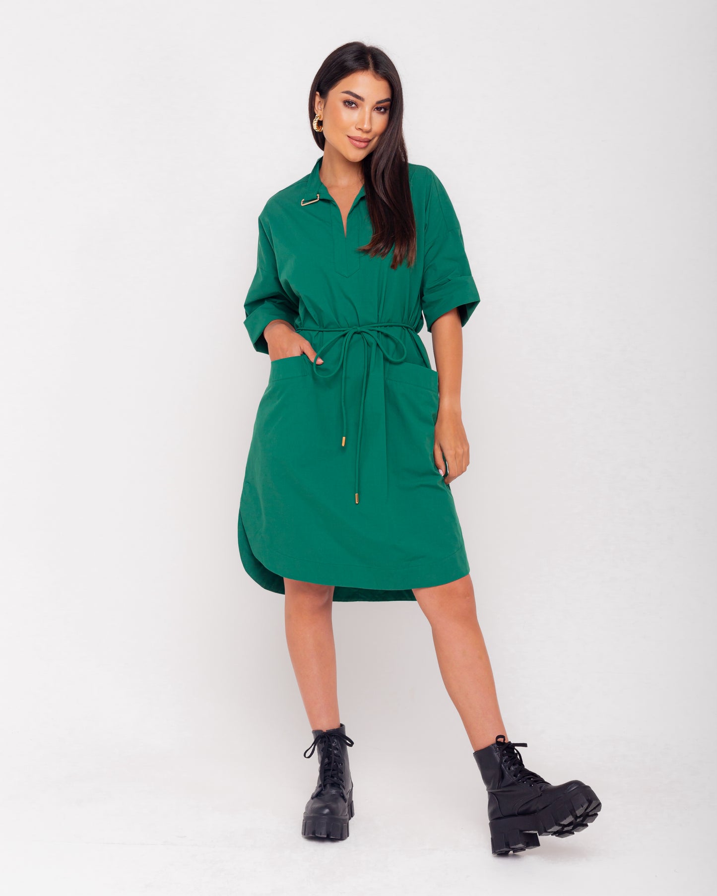 Vestido com amarração a cintura