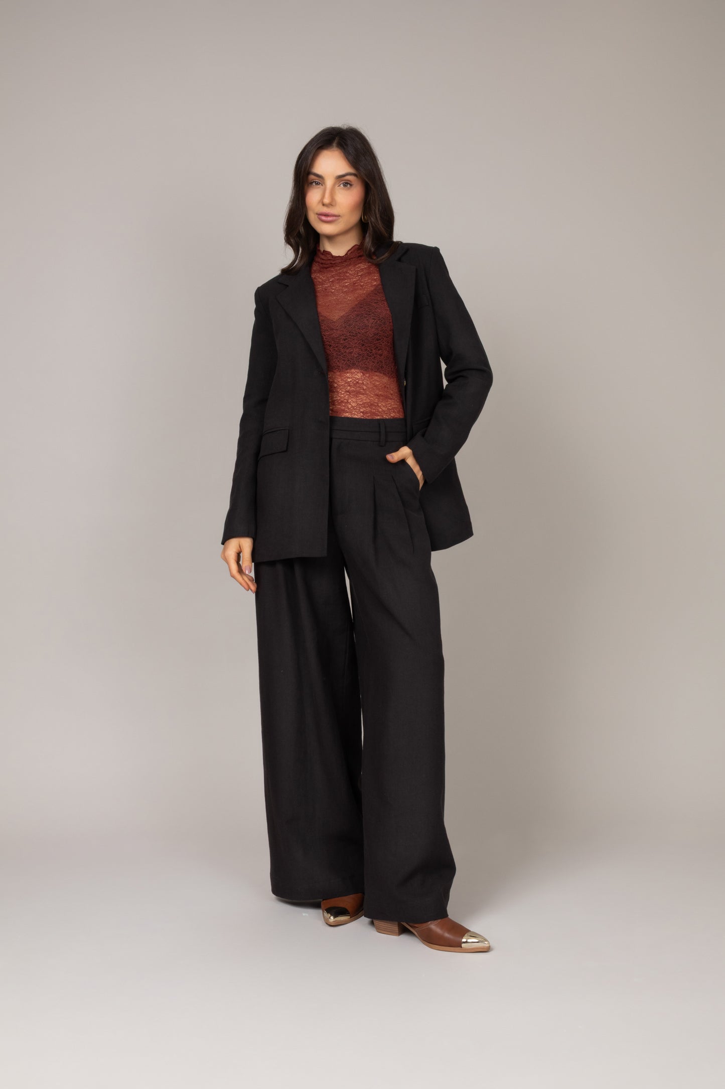 Calça pantalona de alfaiataria