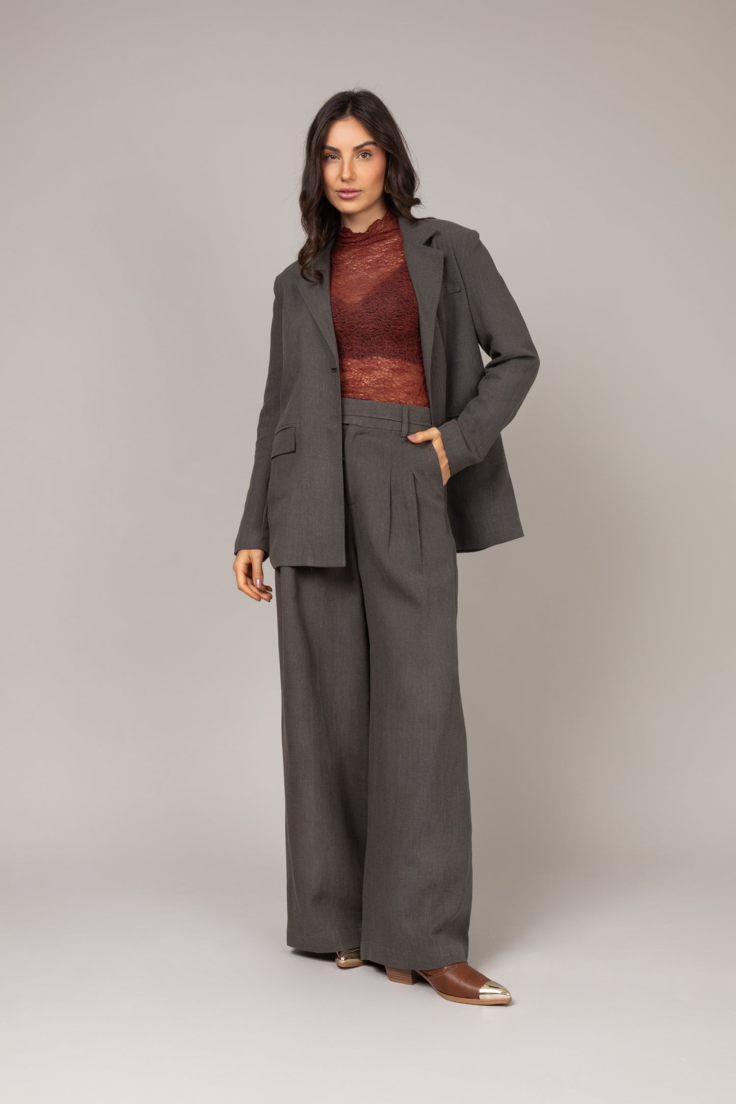 Calça pantalona de alfaiataria