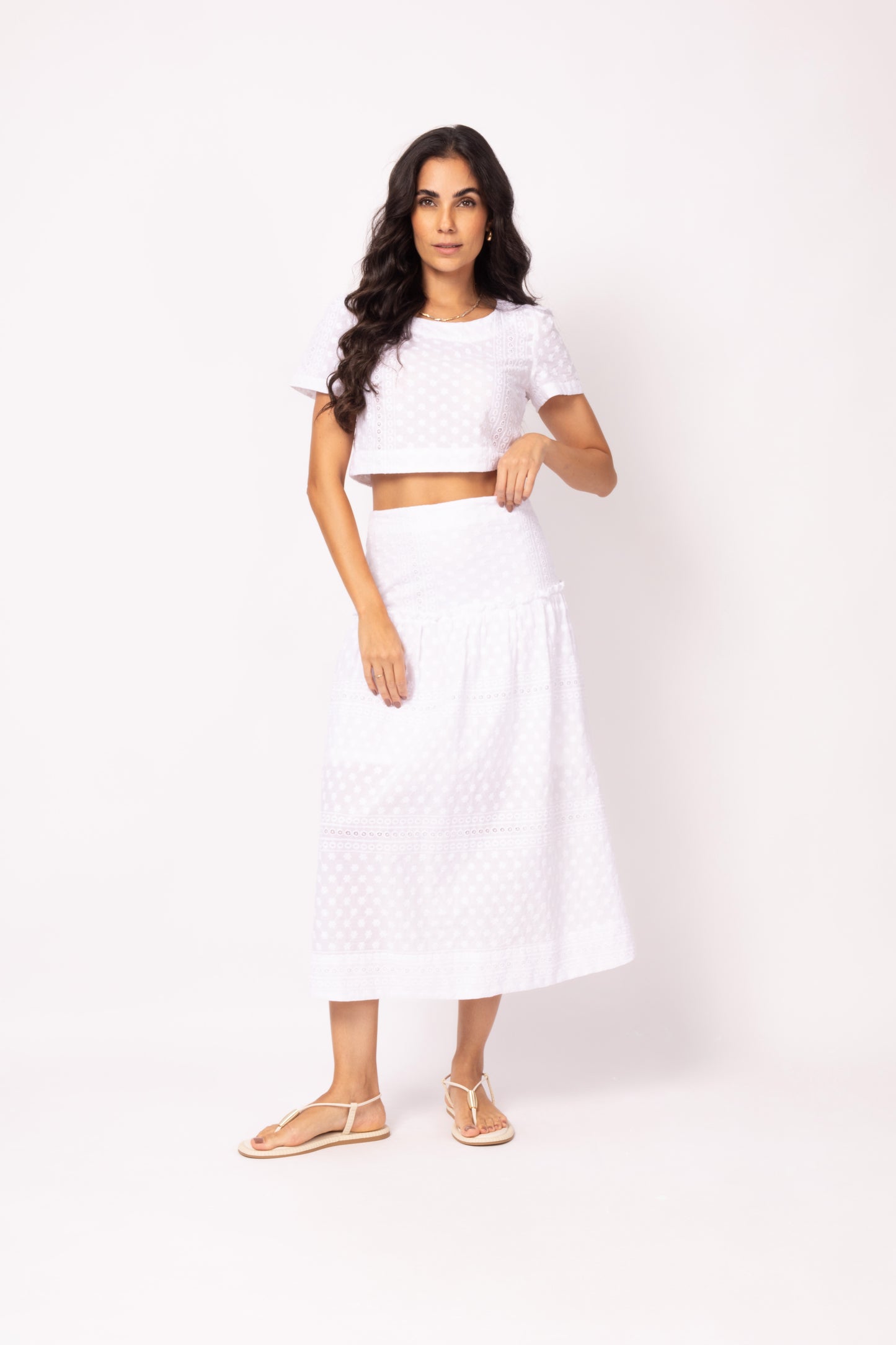 Conjunto de cropped e saia midi