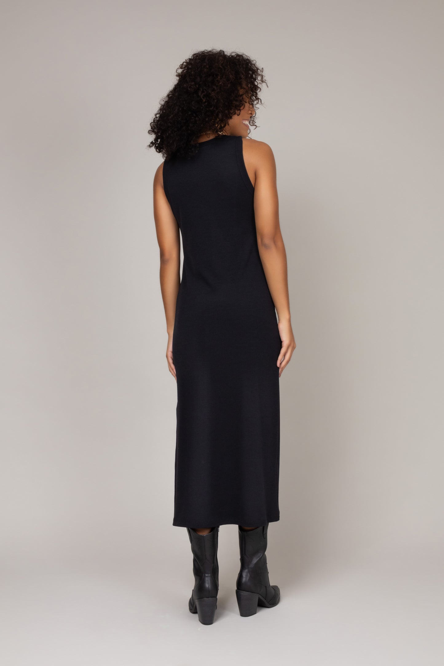 Vestido midi canelado