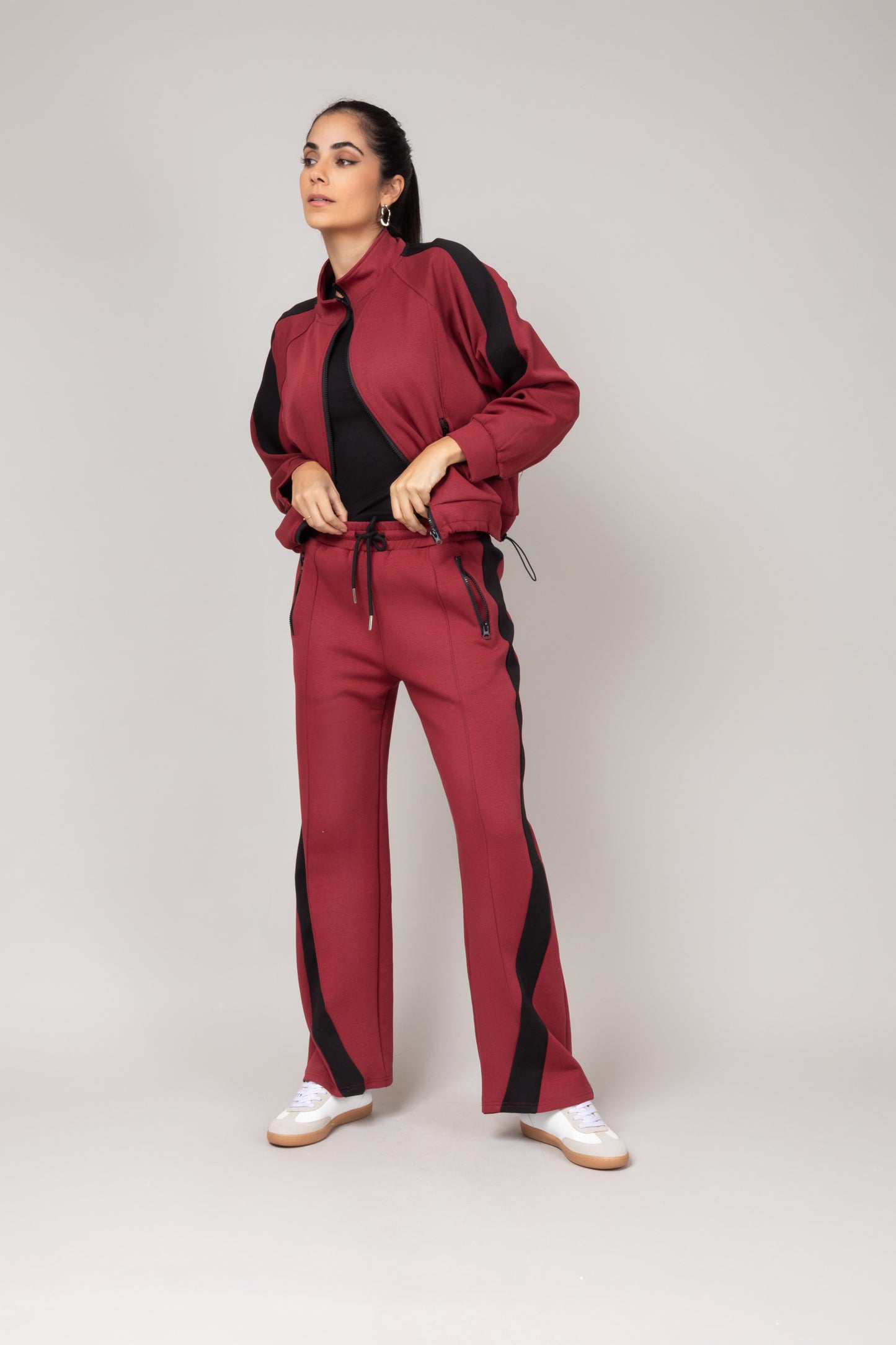Conjunto de agasalho moderno