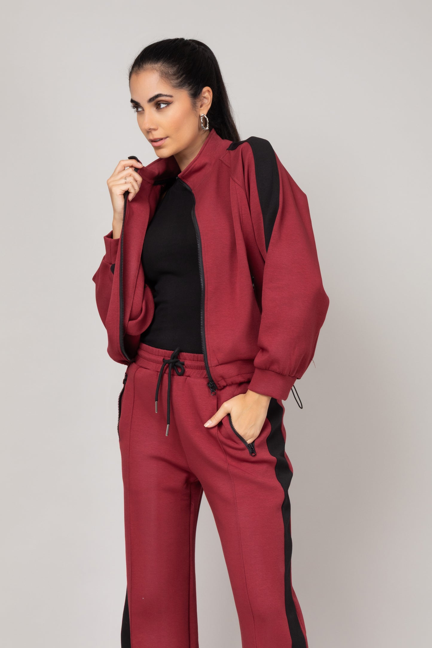 Conjunto de agasalho moderno