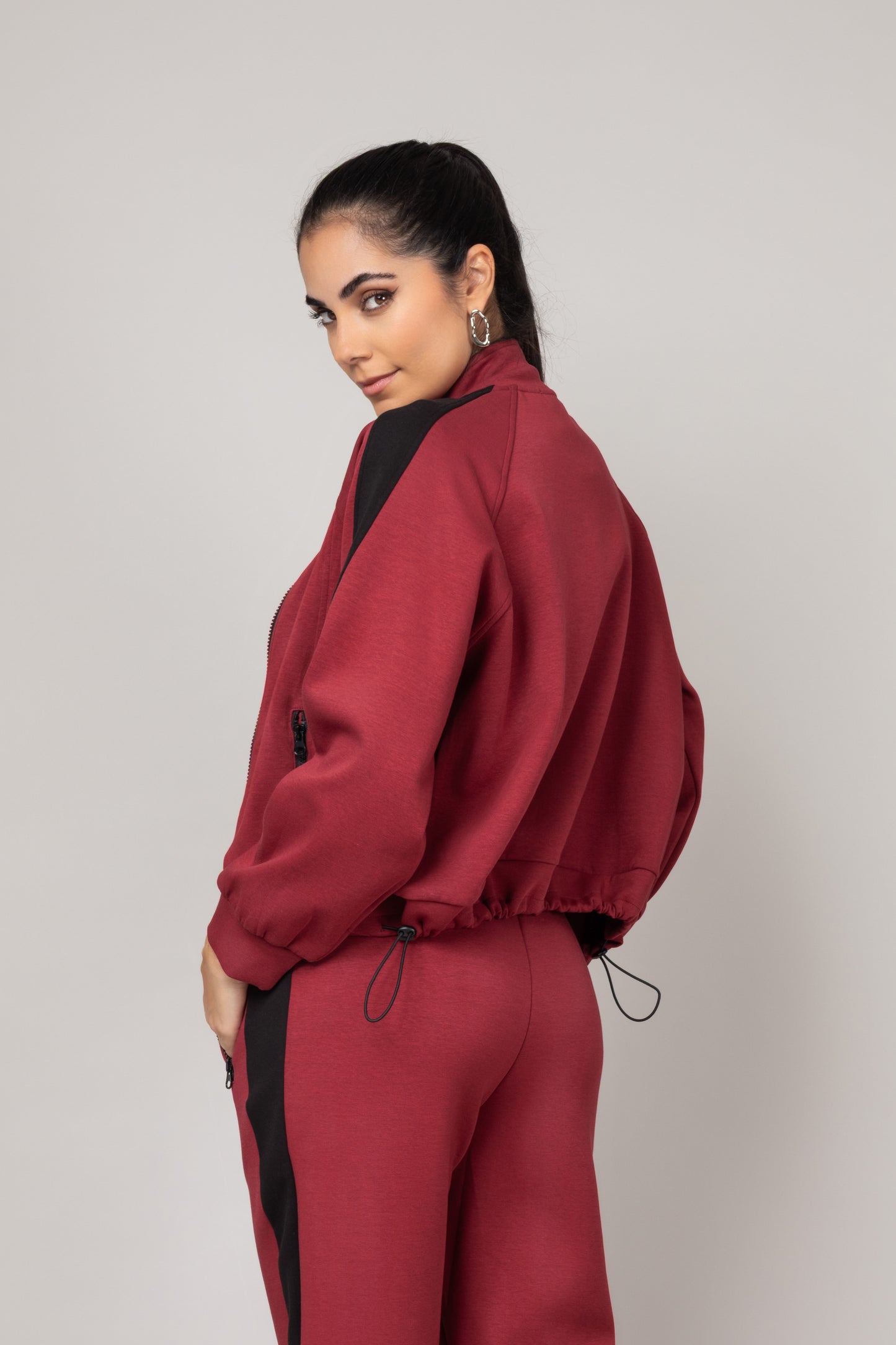 Conjunto de agasalho moderno