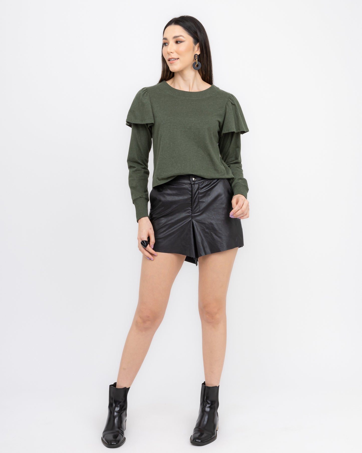 Blusa com manga longa e detalhes em babado
