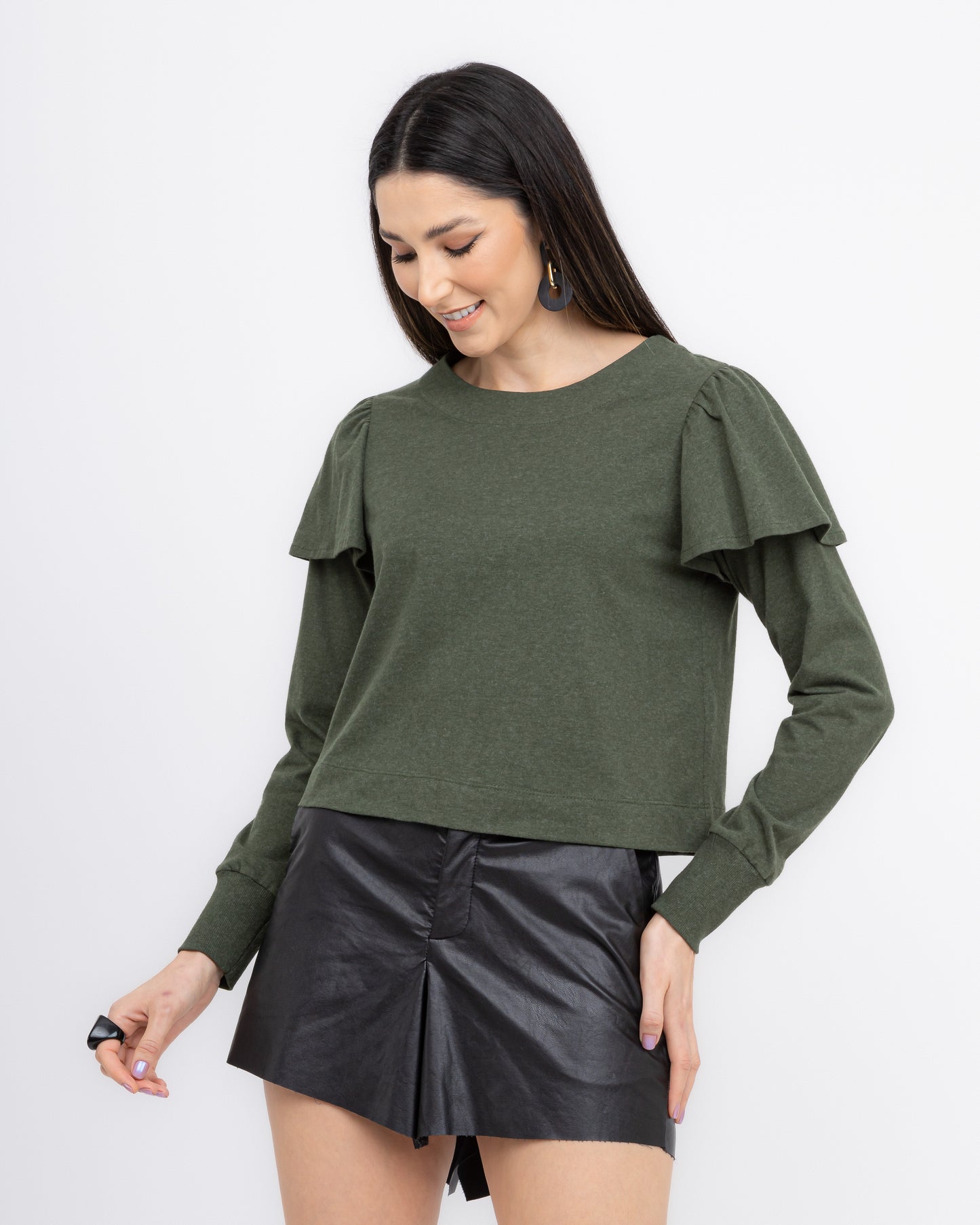 Blusa com manga longa e detalhes em babado