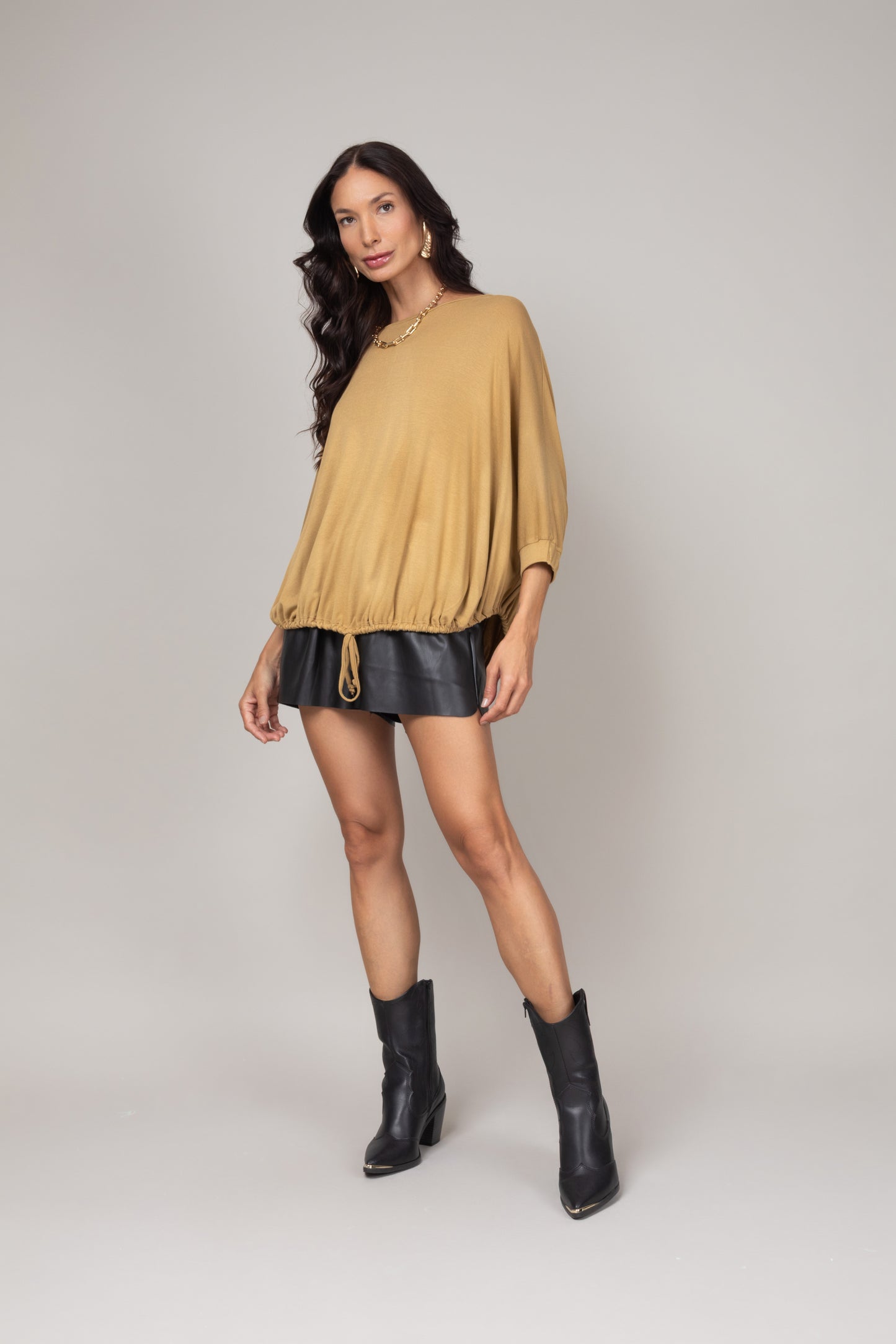 Blusa ampla com ajuste na barra