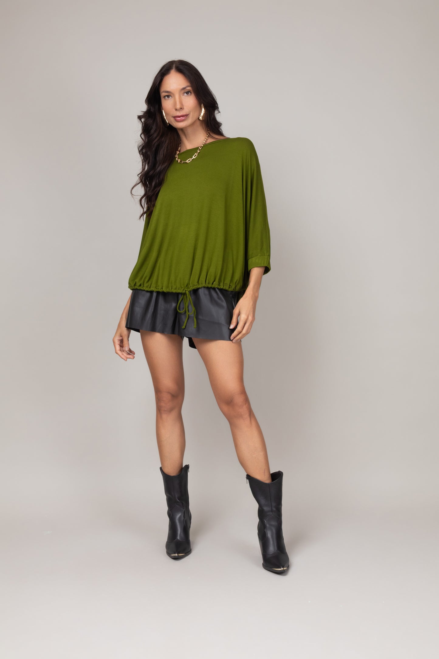Blusa ampla com ajuste na barra