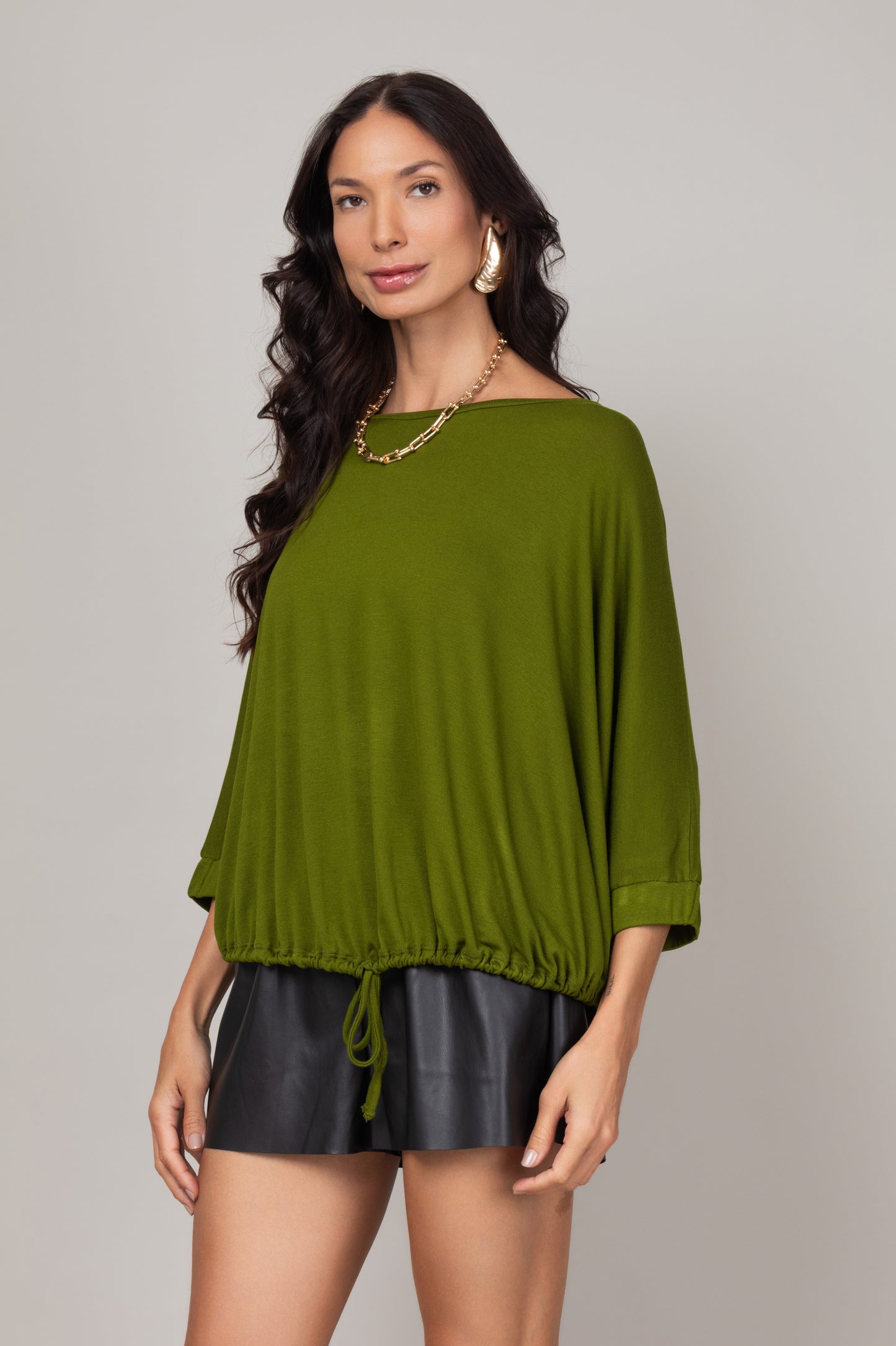 Blusa ampla com ajuste na barra