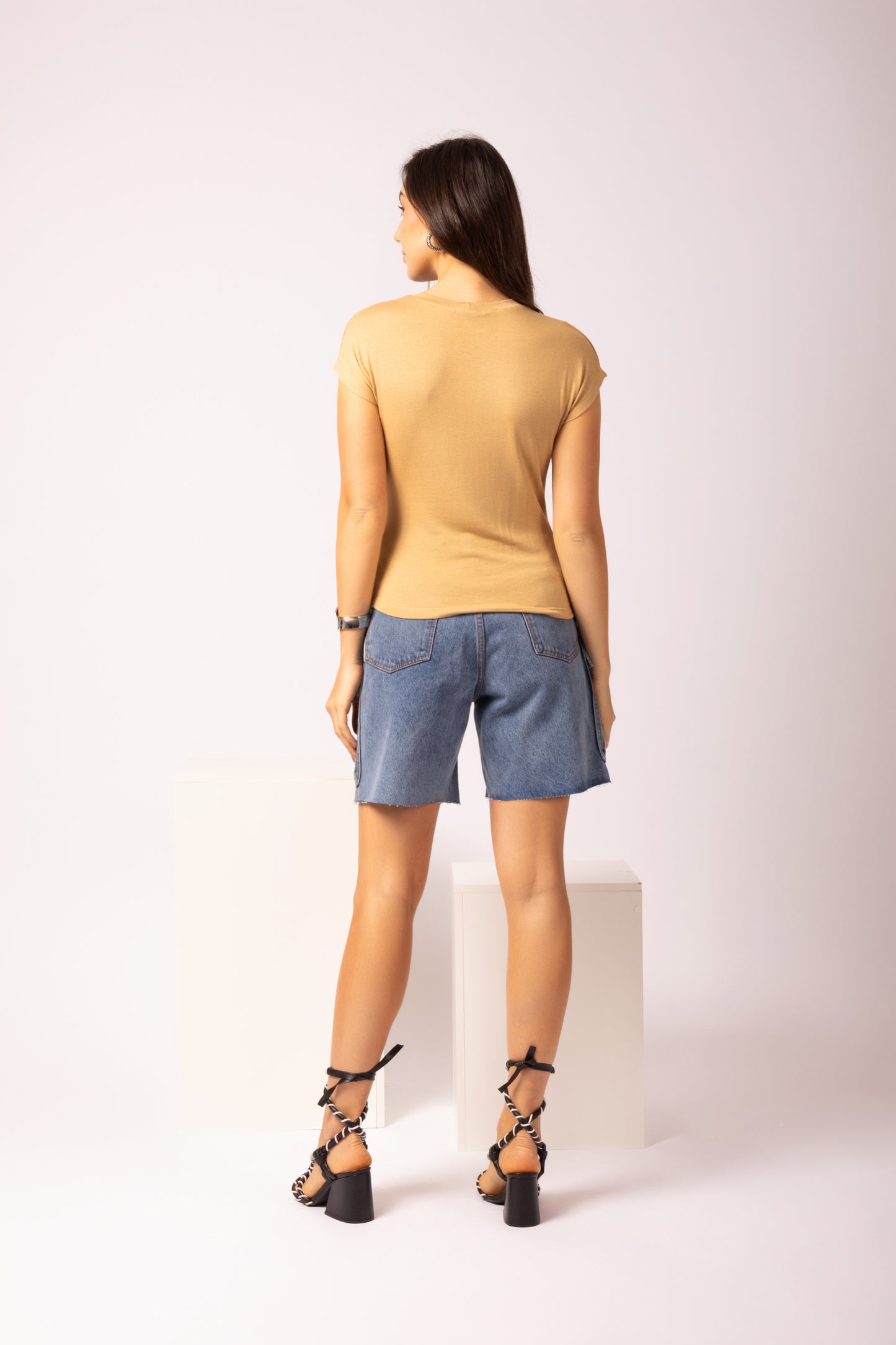 Blusa assimétrica em malha
