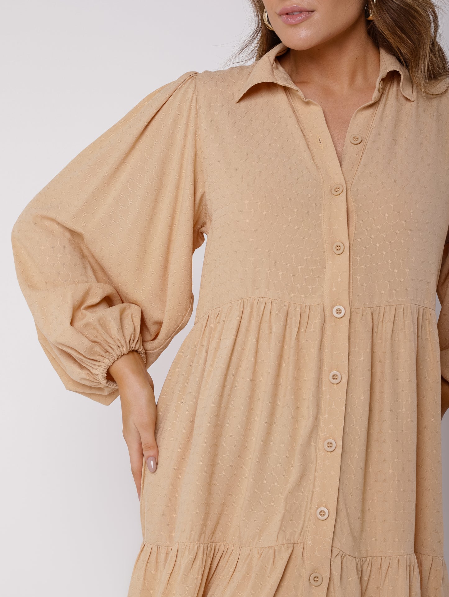 Vestido com gola alfaiataria