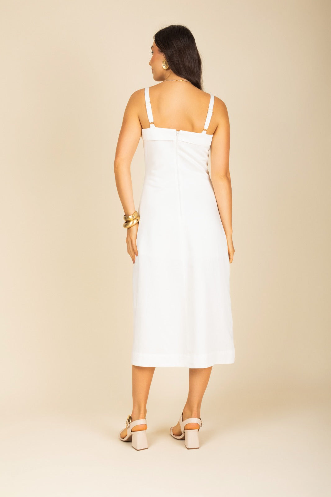 Vestido midi de alças e fendas