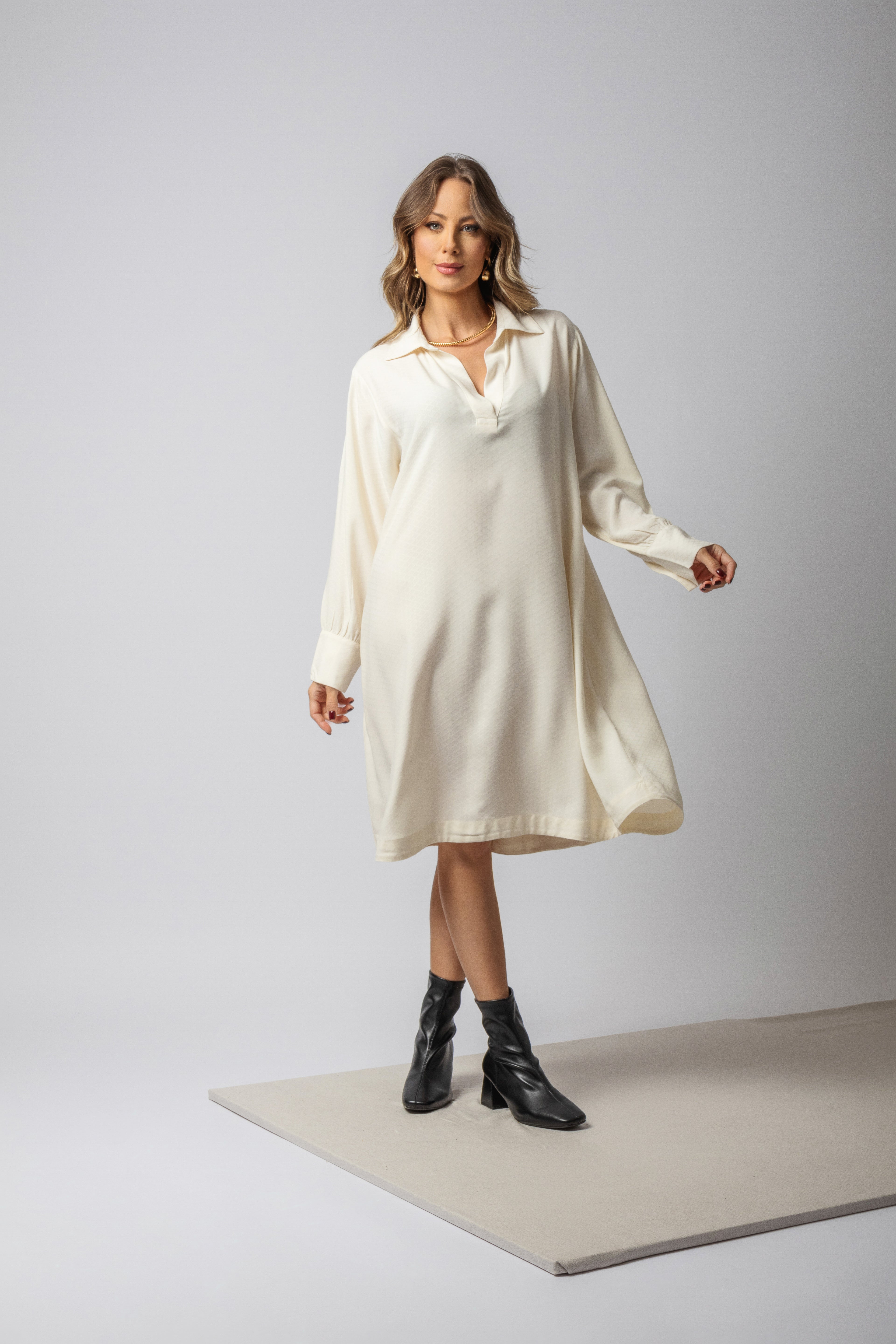 Vestido midi em viscose maquinetada