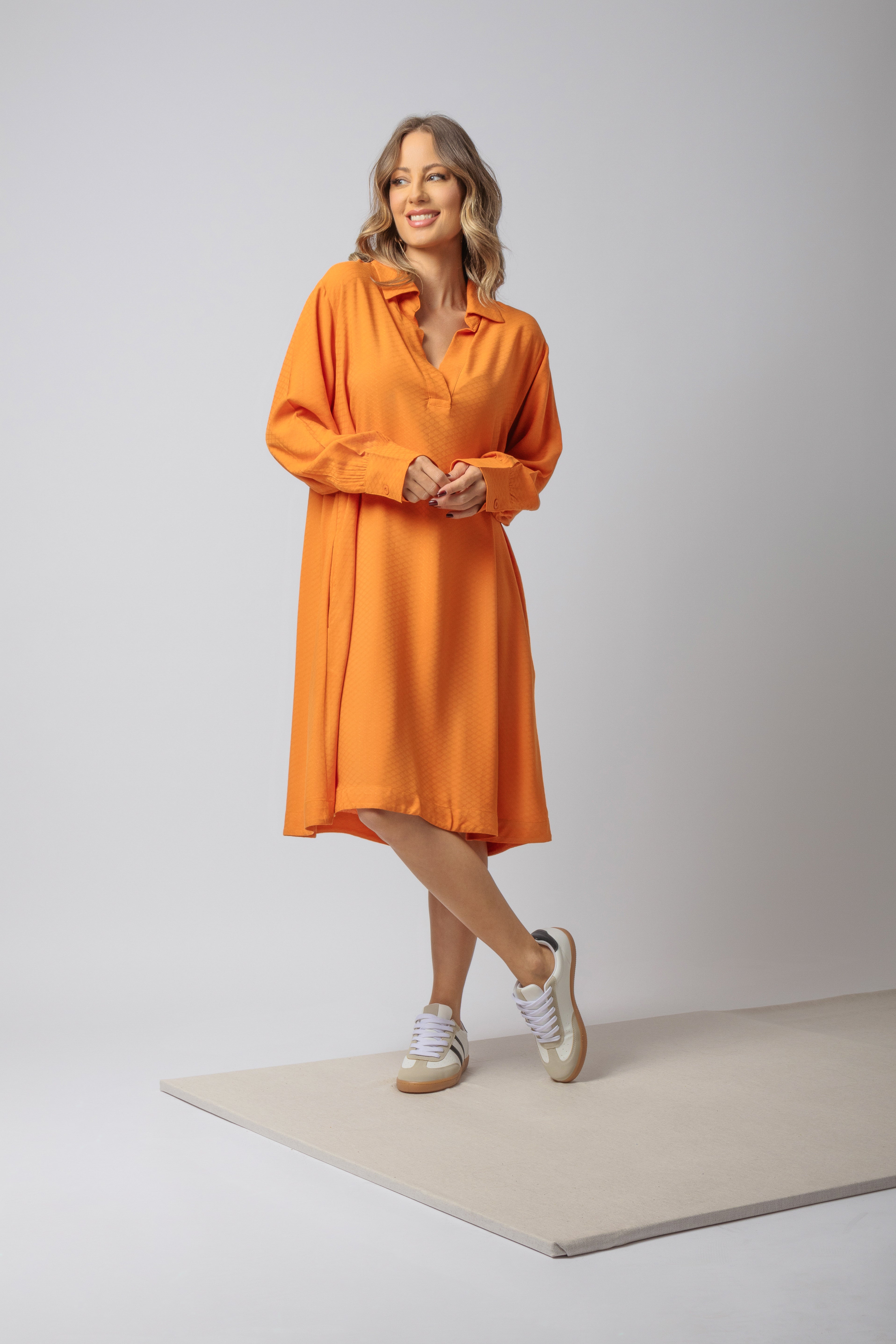 Vestido midi em viscose maquinetada