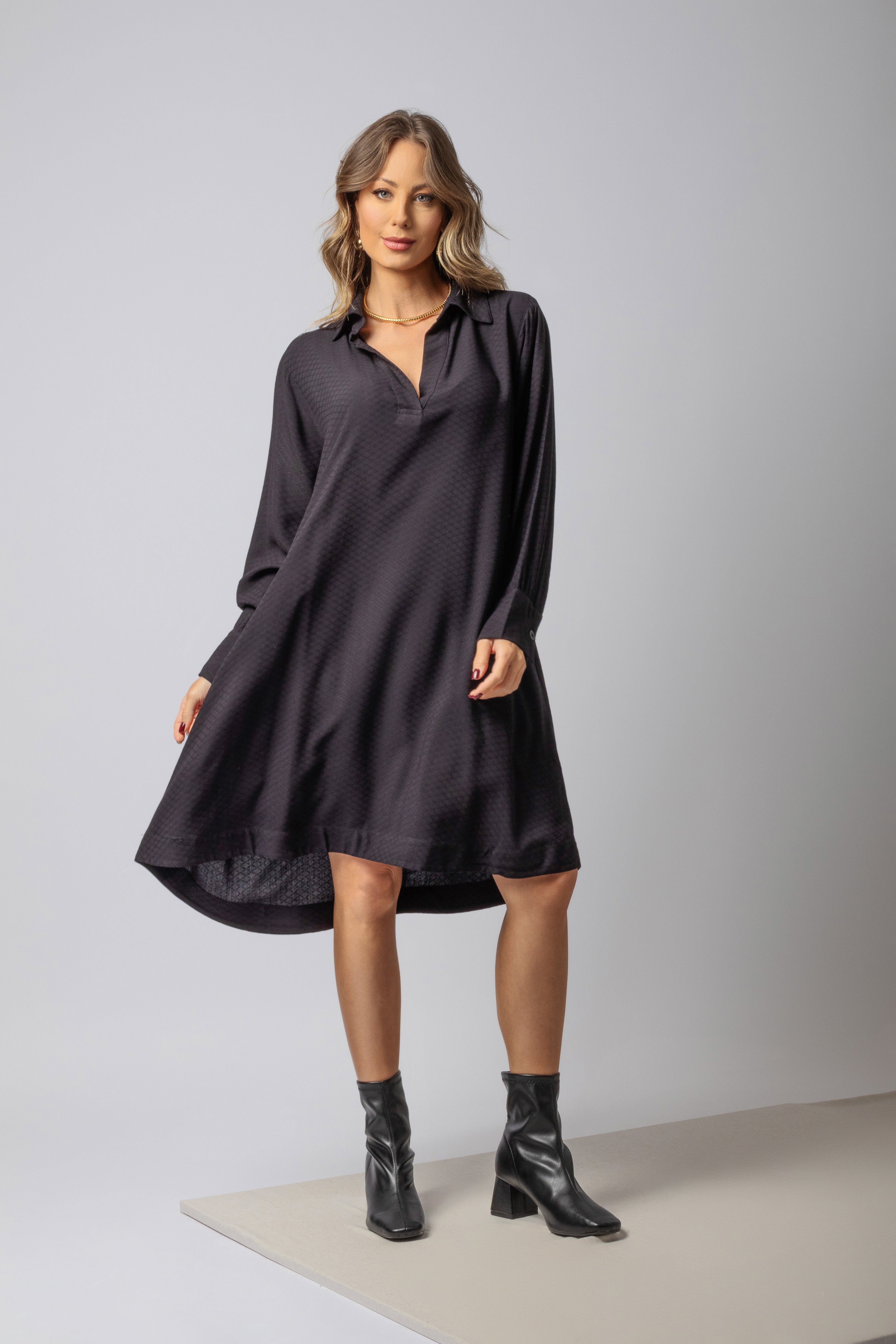 Vestido midi em viscose maquinetada