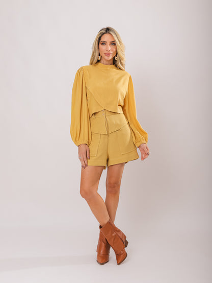 Conjunto de bata transpassada amarelo