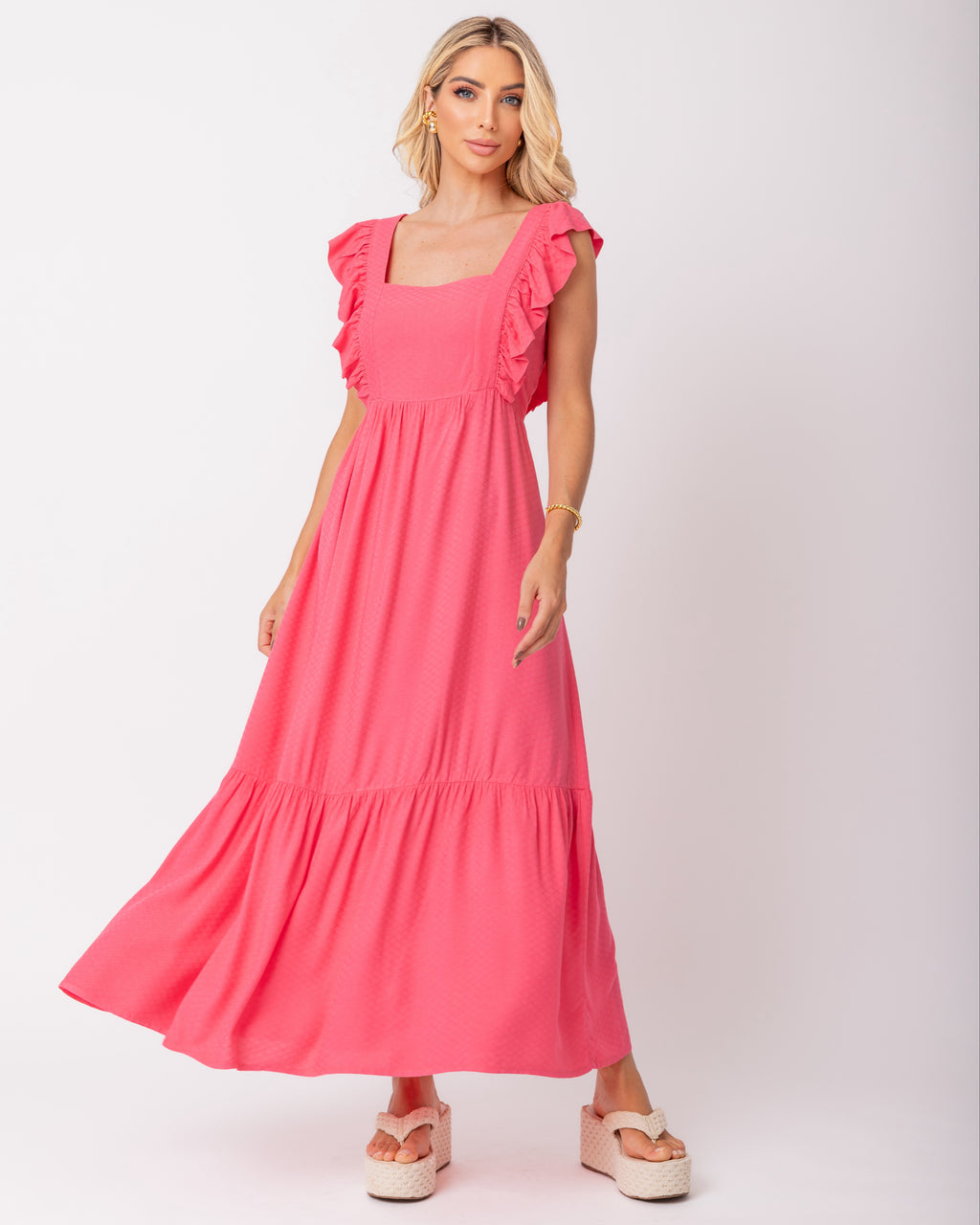 Vestido longo com babados na alça em viscose maquinetada
