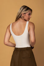 Body básico com alças largas bege - vista posterior