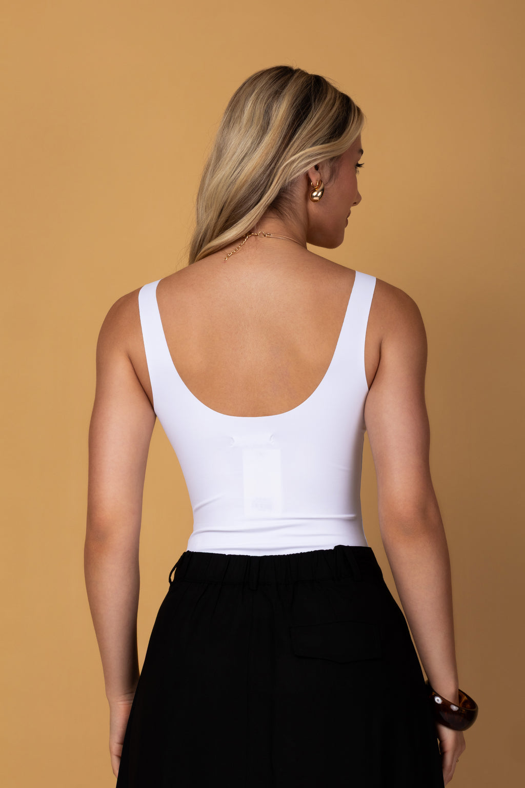 Body básico com alças largas branco - vista posterior