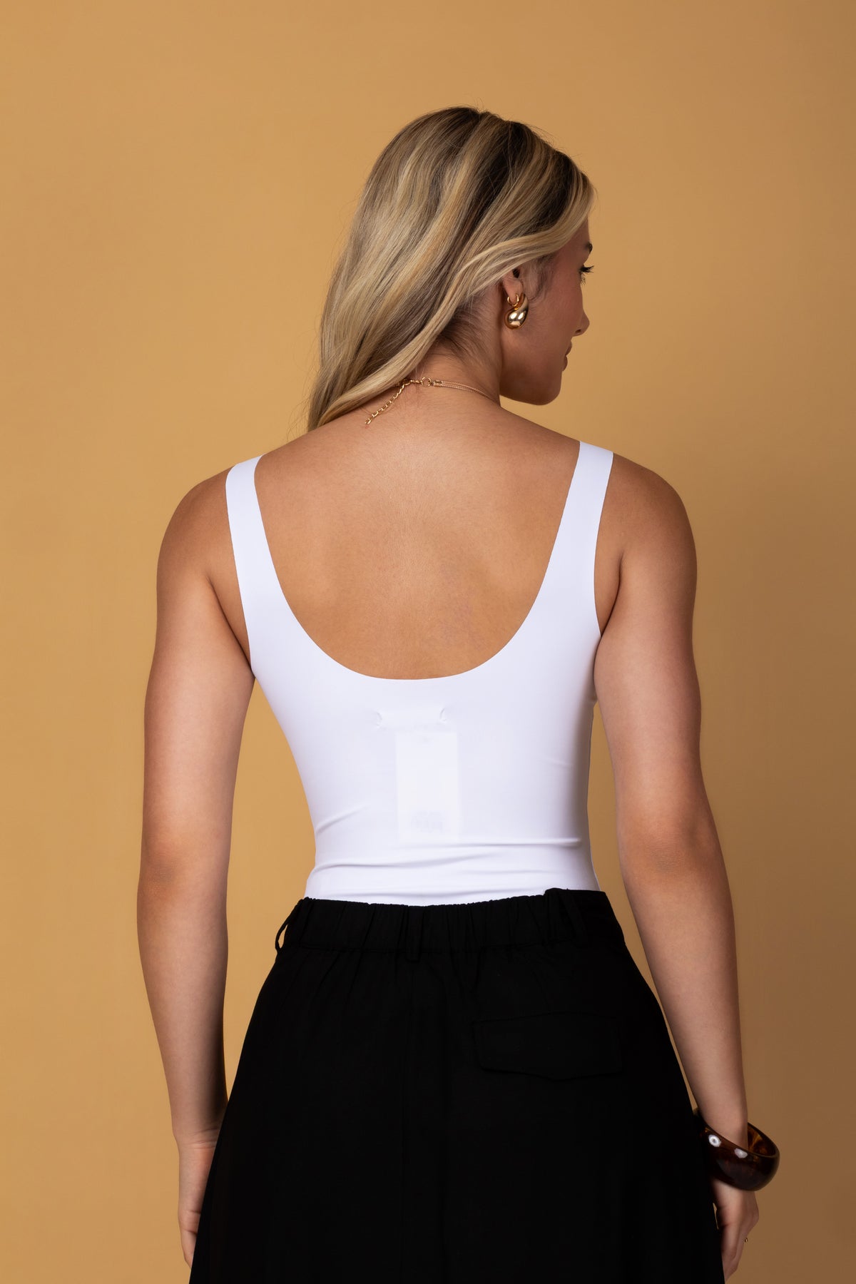 Body básico com alças largas branco - vista posterior