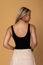 Body básico com alças largas preto - vista posterior