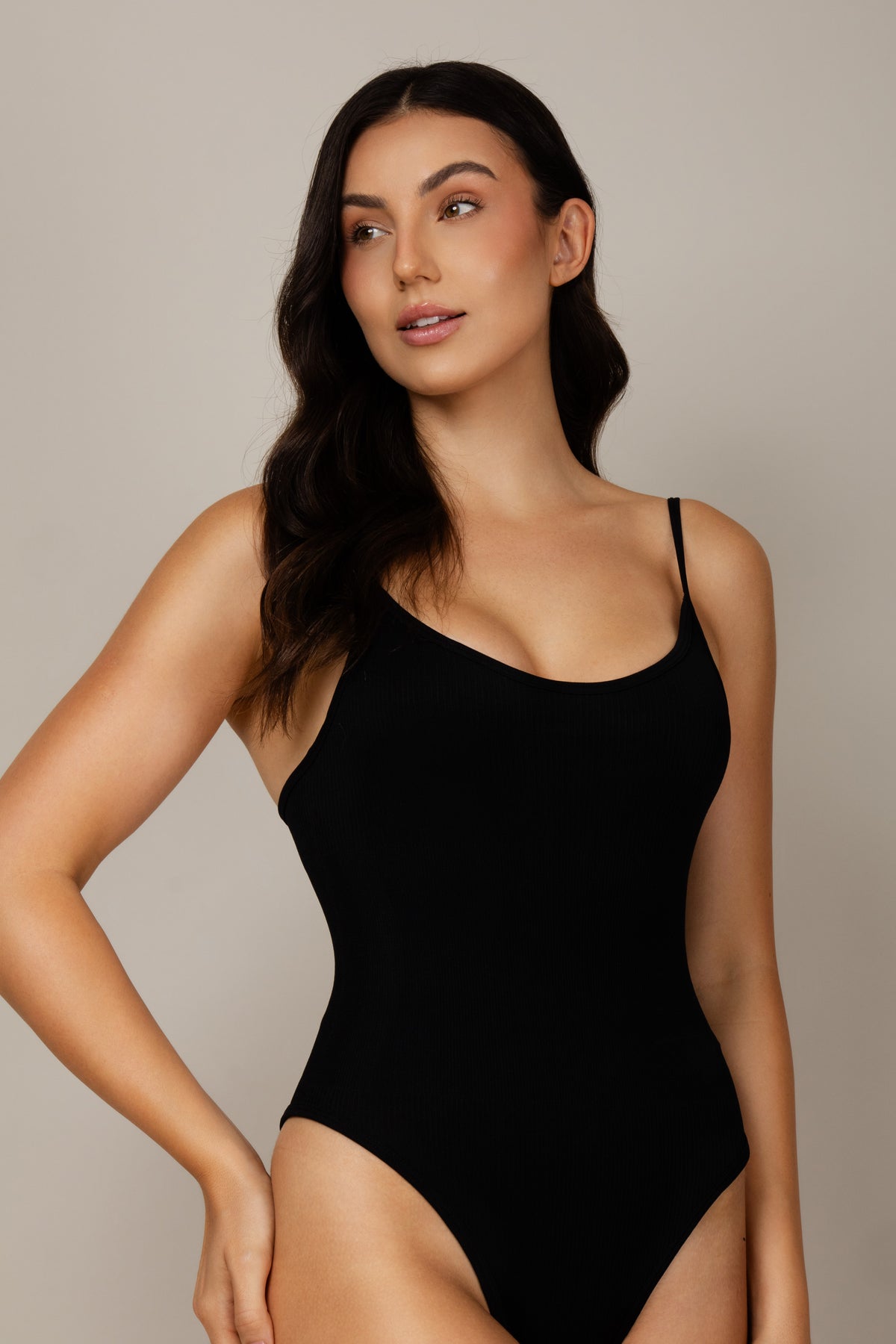 Body com compressão canelado preto - vista frontal