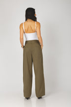 Calça wide leg com amarração verde - vista posterior