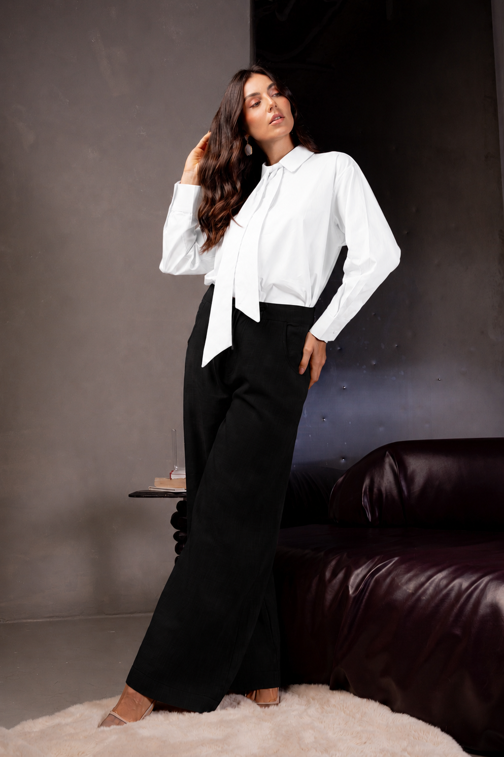 Calça com detalhe no cós