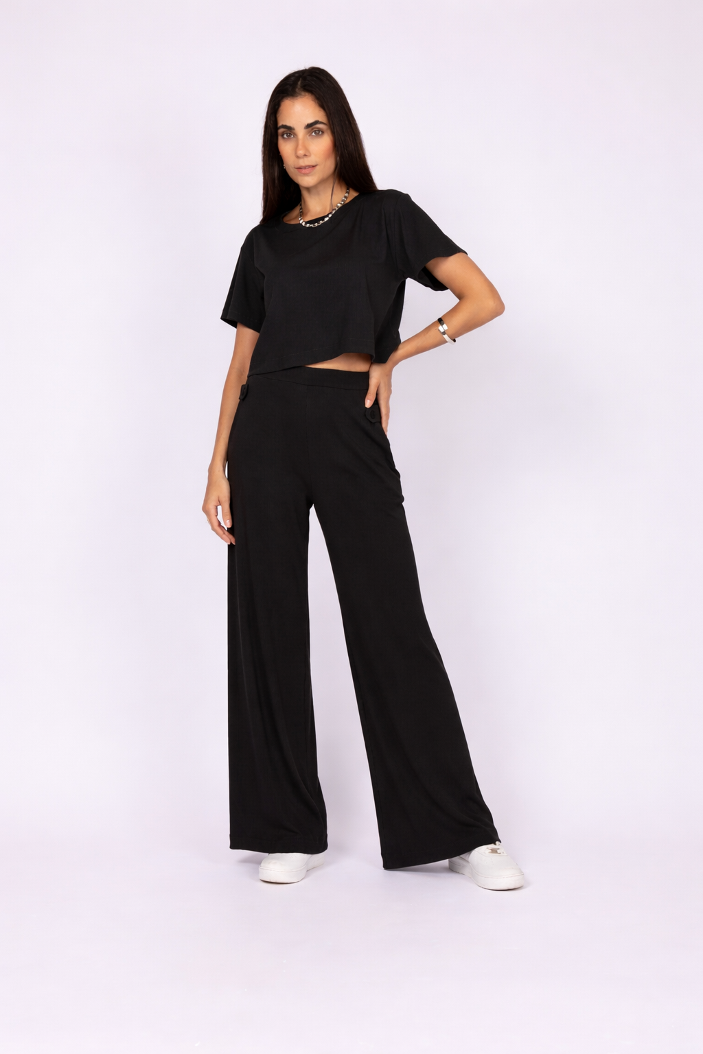 Conjunto cropped e calça pantalona canelada