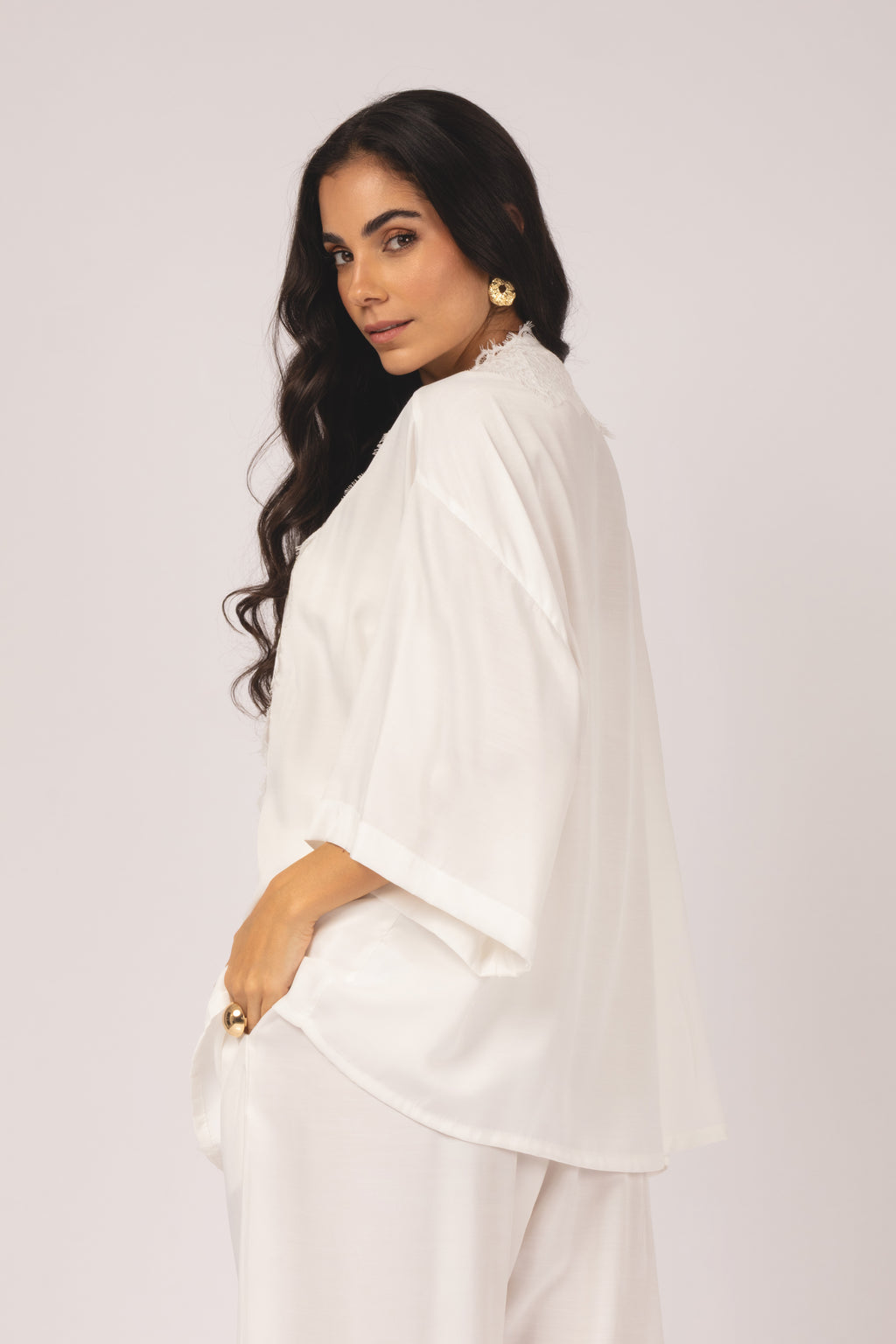 Conjunto kimono com renda e top faixa strapless branco - vista lateral