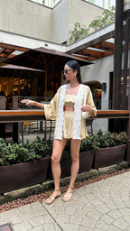 Conjunto kimono com renda e top faixa strapless dourado - vista posterior