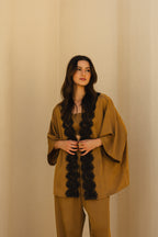 Conjunto kimono com renda e top strapless marrom - vista frontal