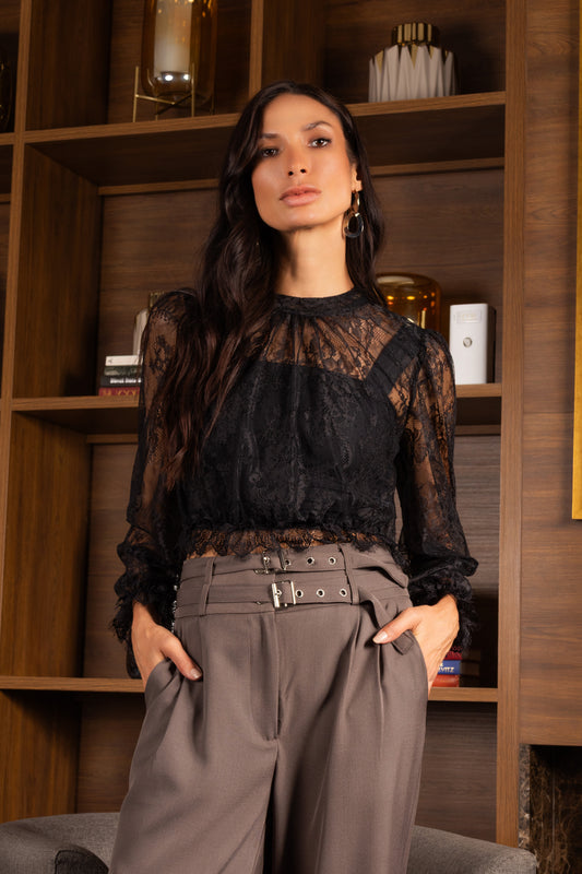 Blusa cropped de renda