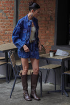 Jaqueta cropped com bolso