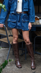 Saia curta jeans com bolsos