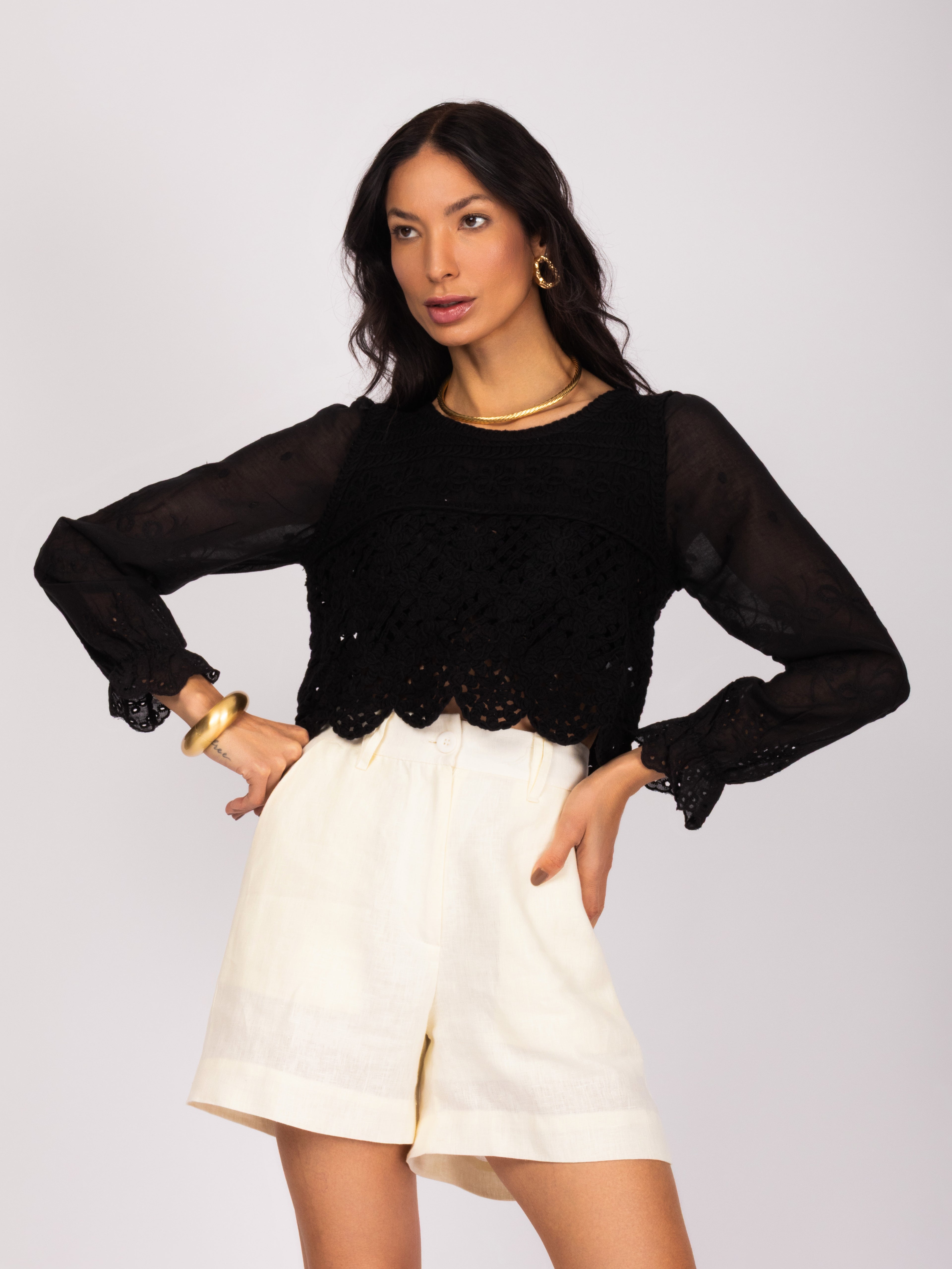 Blusa manga bufante em croche