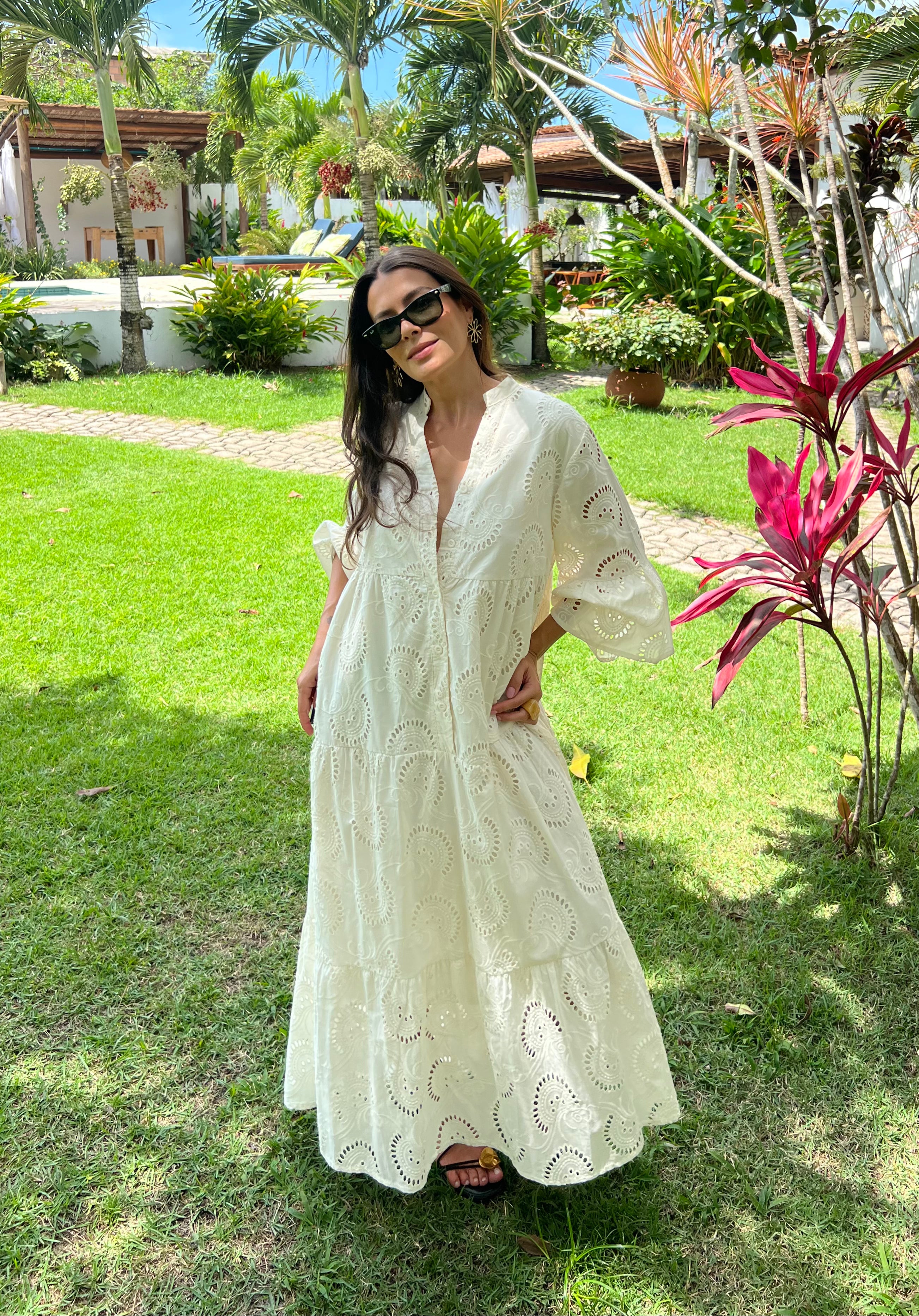 Vestido em laise manga 3/4